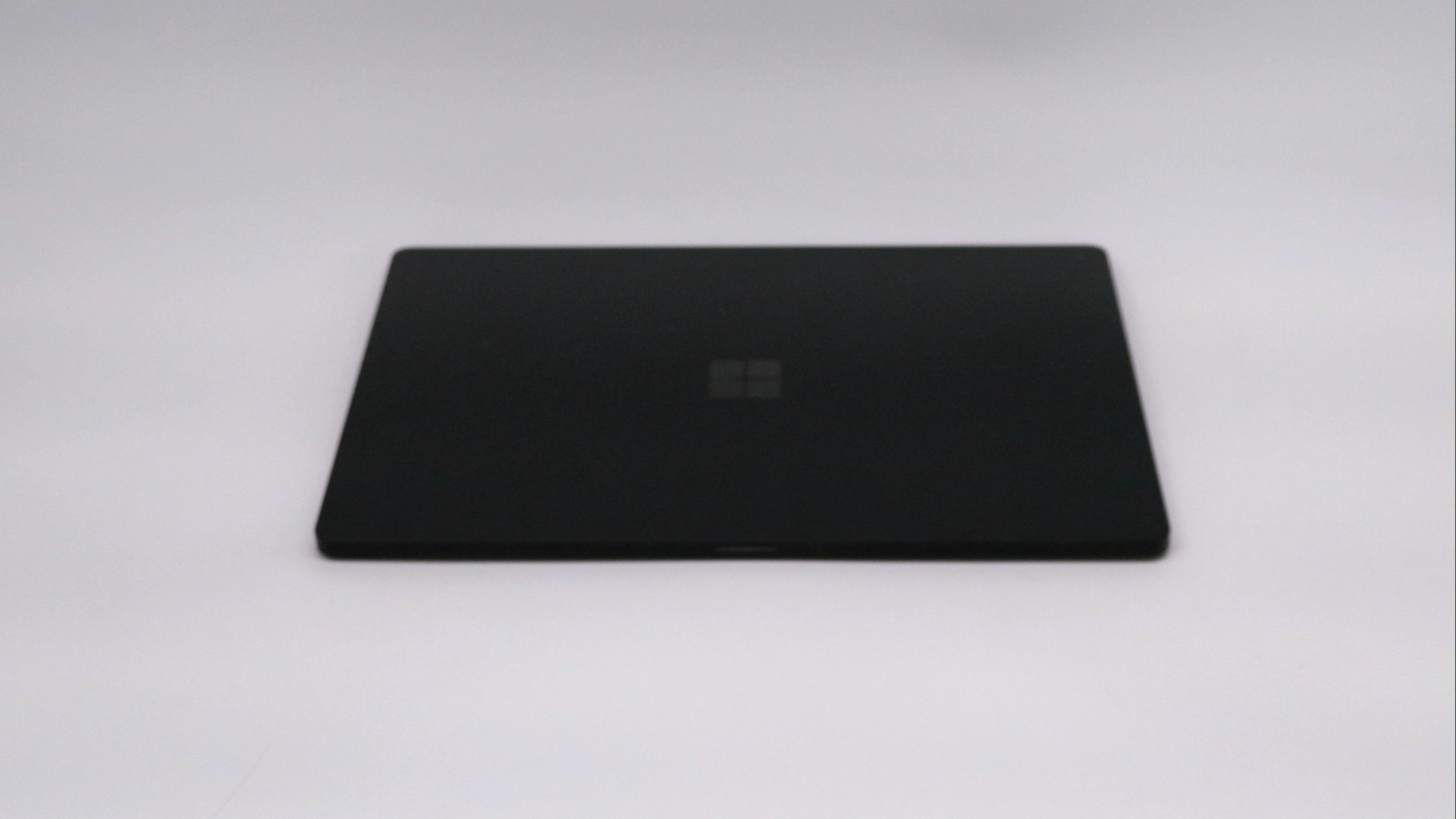 Microsoft Surface Laptop 3 14″ i5-1035g7 16GB 256GB – Fair READ DESC