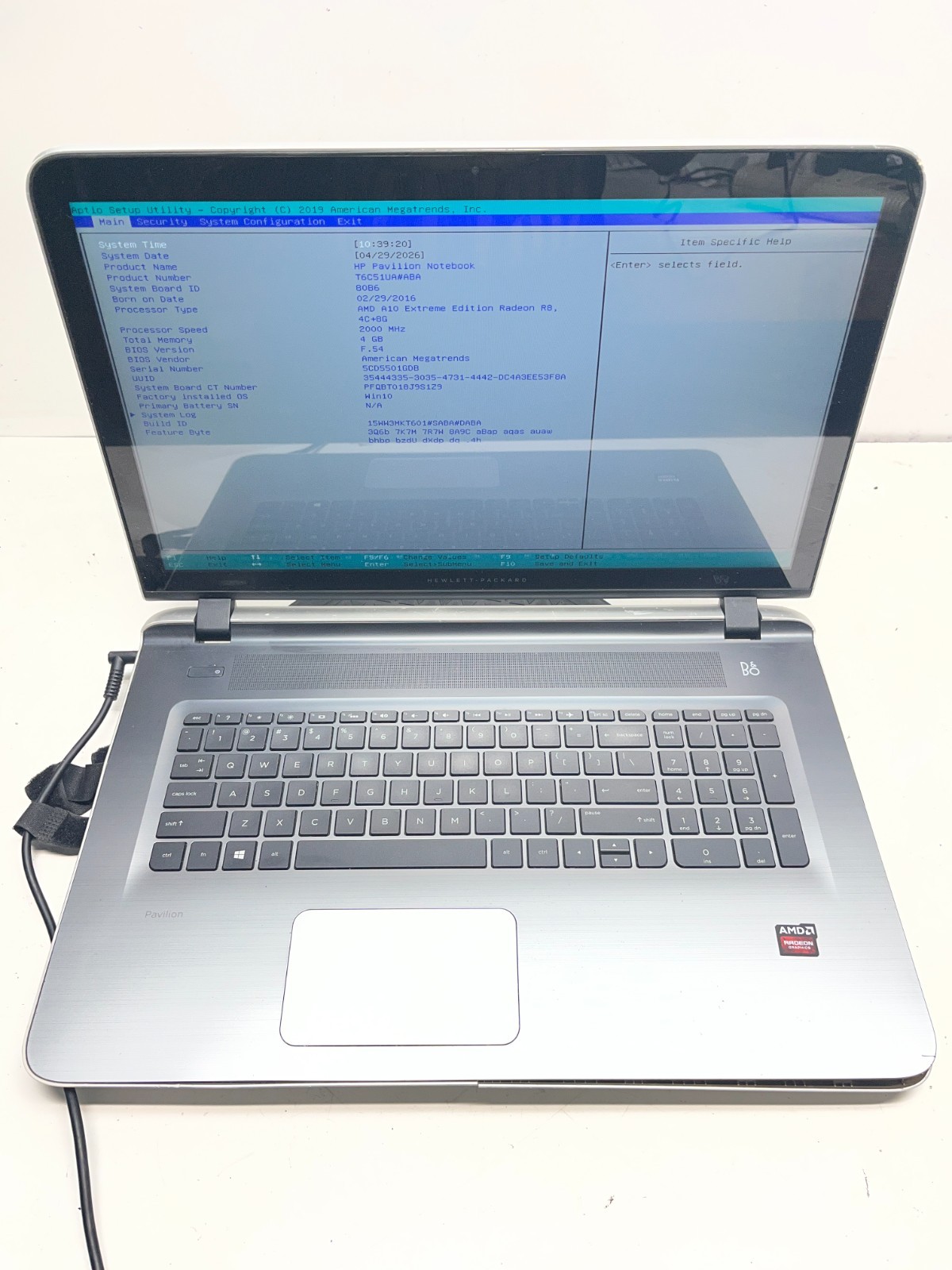 HP Pavilion 17-g133cl AMD A10 Extreme Radeon R8 200 MHz 4GB NO HDD