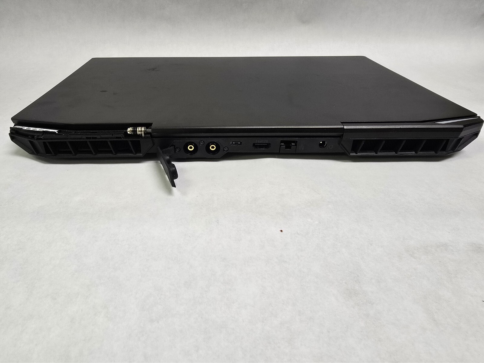 Eluktronics Prometheus XVII 17.3″ Gaming Laptop i7-12700H 16GB 1TB RTX 3060