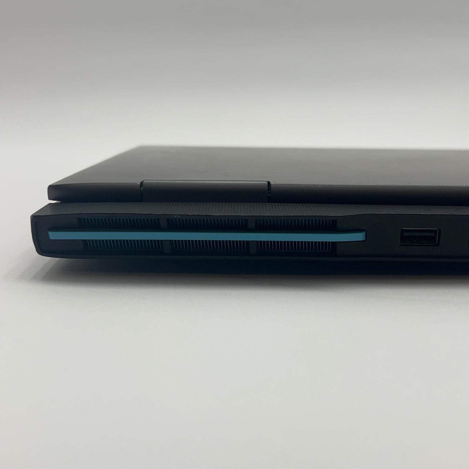 Lenovo LOQ 15 15.6″ Ryzen 7 7840HS 3.8GHz 24GB RAM 1.5TB SSD GeForce RTX 4050