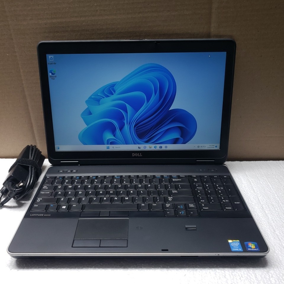Dell Latitude E6540 15″ Core i5-4310M 2.7GHz 8GB 256GB SSD Webcam Win 10 Laptop
