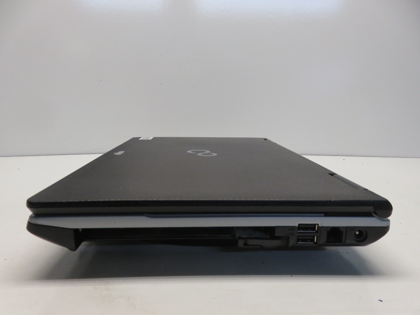 Fujitsu Lifebook E751 Intel Core i5-2520M CPU 2.50GHz 2GB NO HDD No Batt