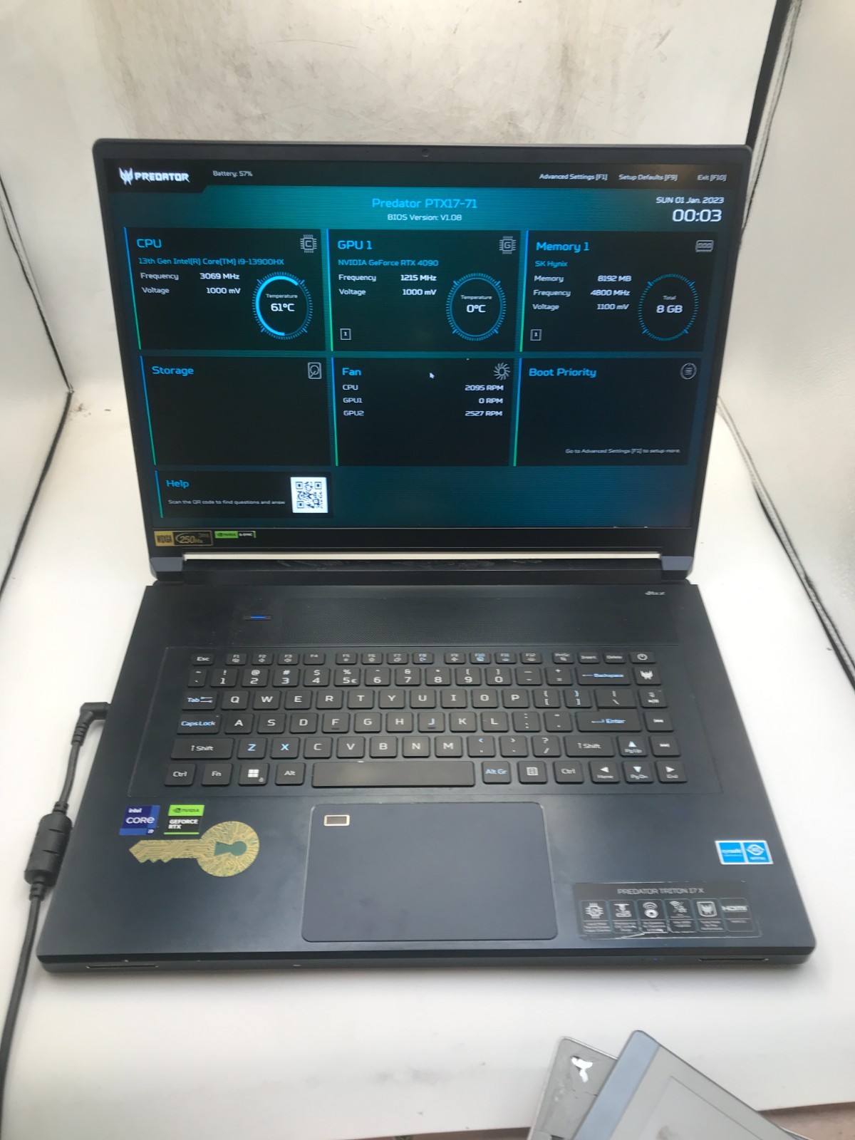 Acer Predator Triton 17X PTX17-71 17″ Intel i9-13900HX 8GB RAM RTX 4090 READ