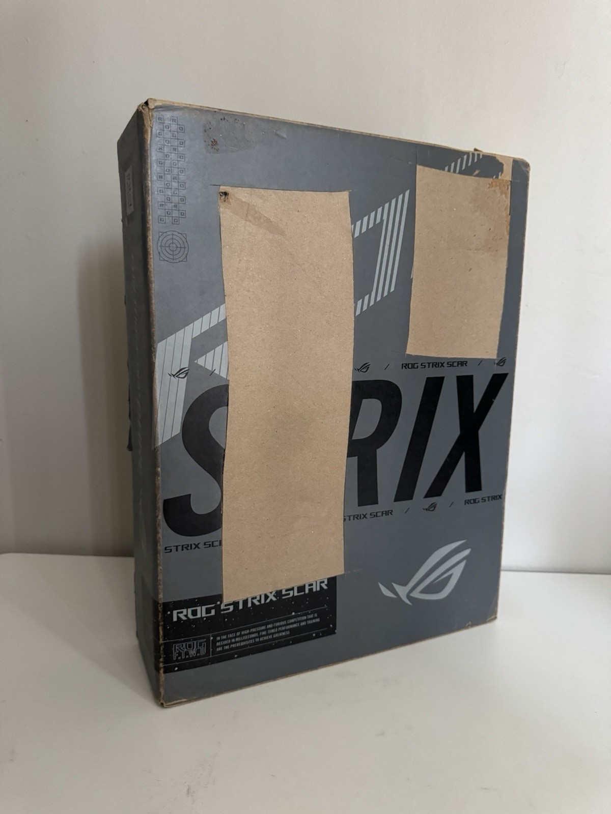 Asus ROG Strix Scar 18 G834 240Hz QHD+ i9-14900HX 32GB 2TB SSD RTX 4090
