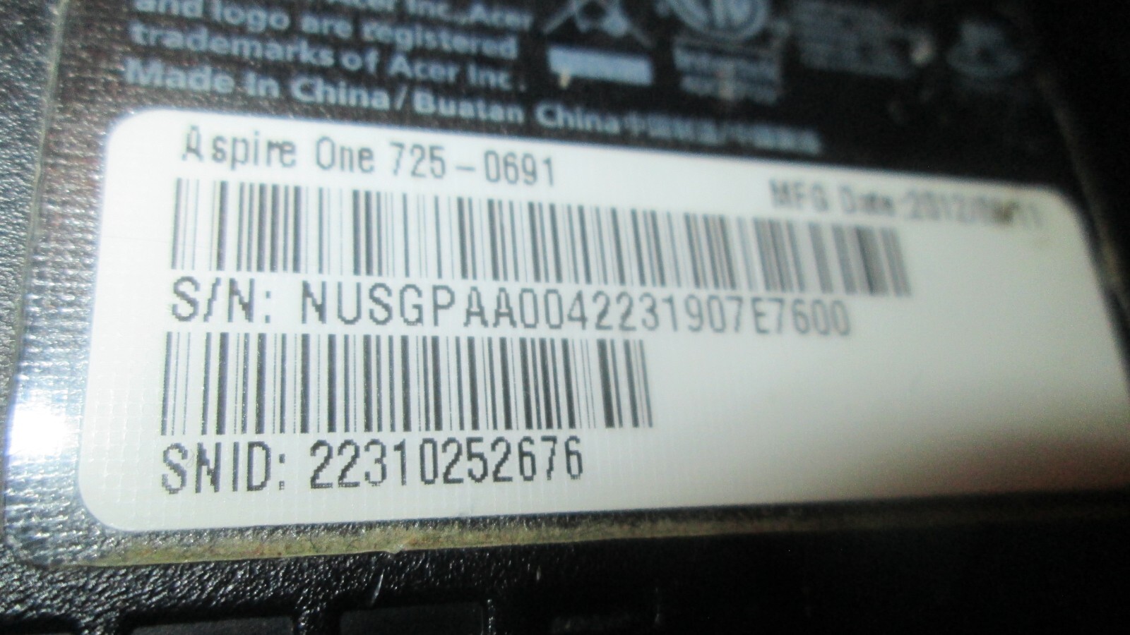 Acer Aspire One 725-0691 –11.6 LED Laptop (dead battery)