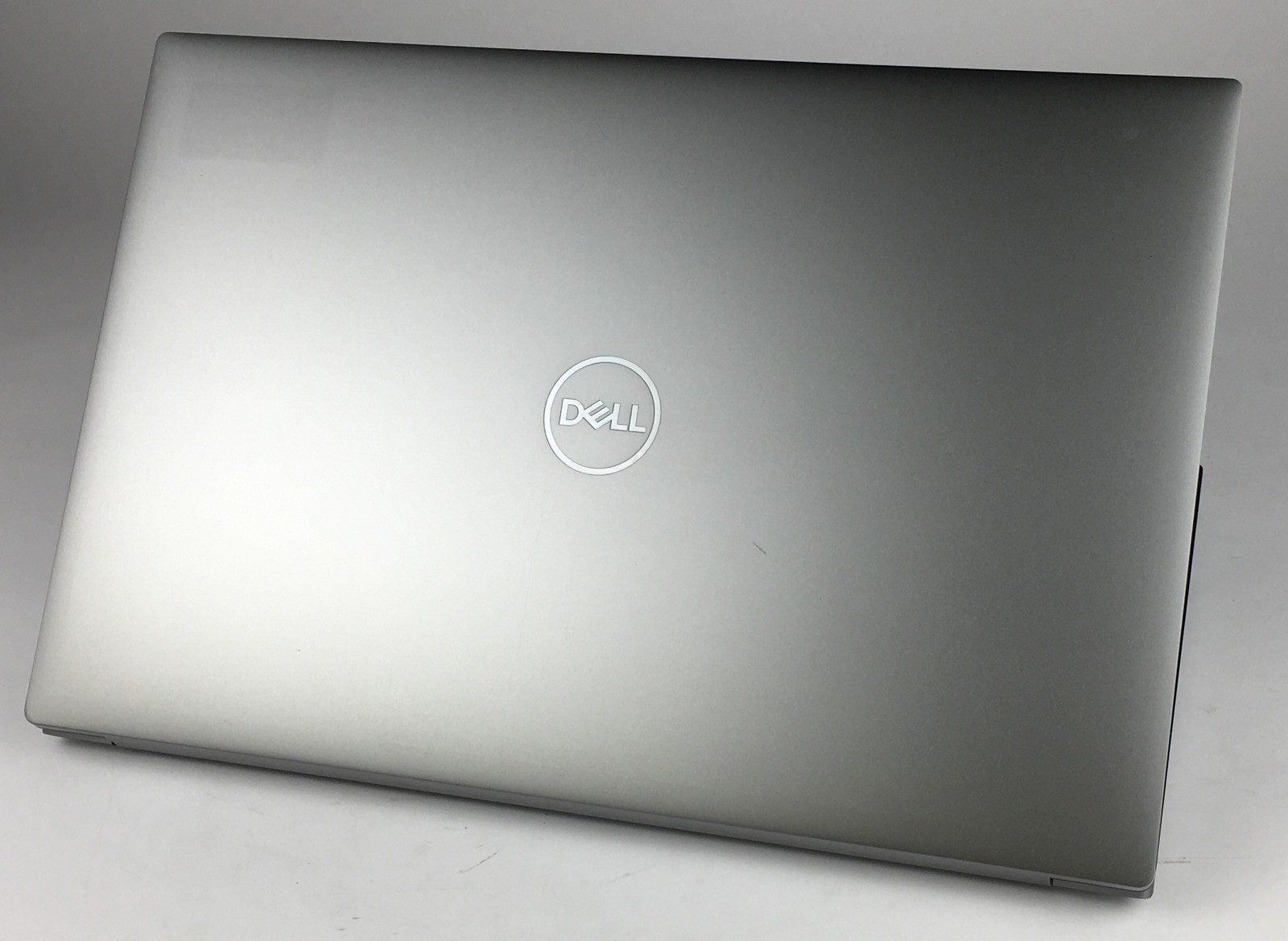Dell Precision 5550 15.6″ i7-10850H 2.70GHz 32GB 1TB T1000 Win 11 No AC