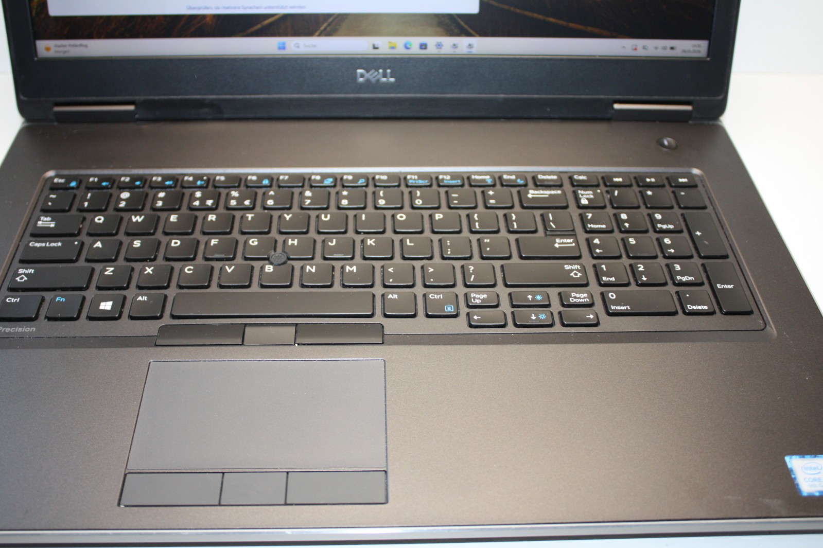 Dell Precision 7730 Core i7-8850H 6 Cores 32Gb DDR4 2x512Gb SSD NVMe Win11