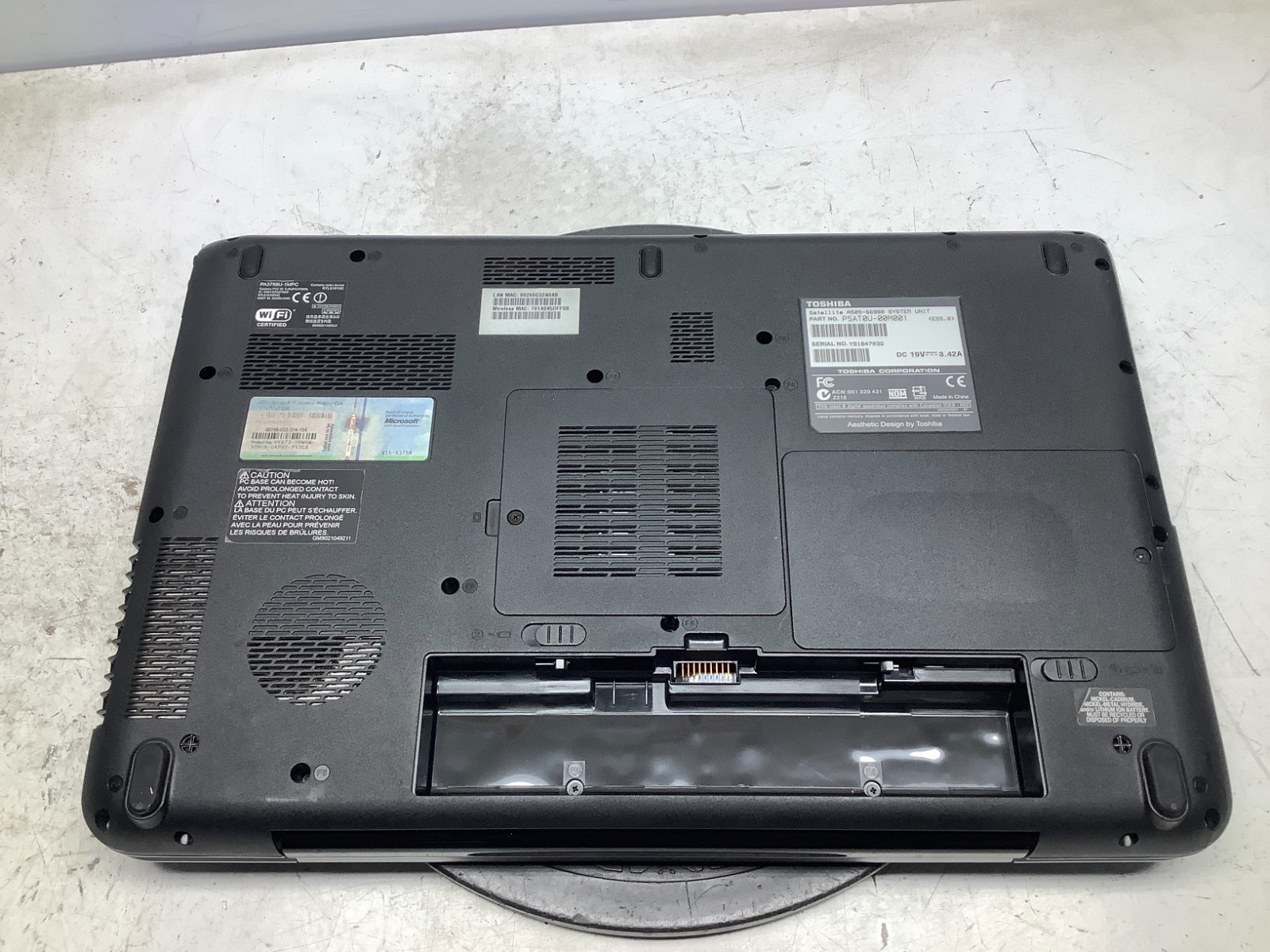 Toshiba Satellite A505-S6980 Intel Core 2 Duo T6600 2.2GHz 4 GB NO HDD CRACKED