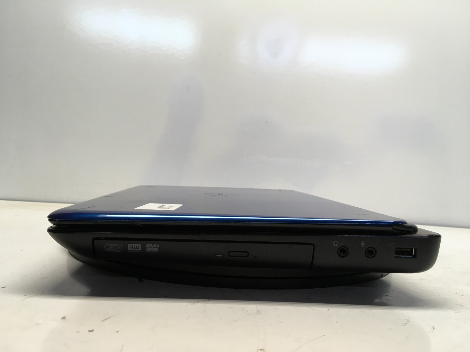 Dell Inspiron N4010 Intel Pentium P6100 2GHz 4 GB NO HDD No Batt