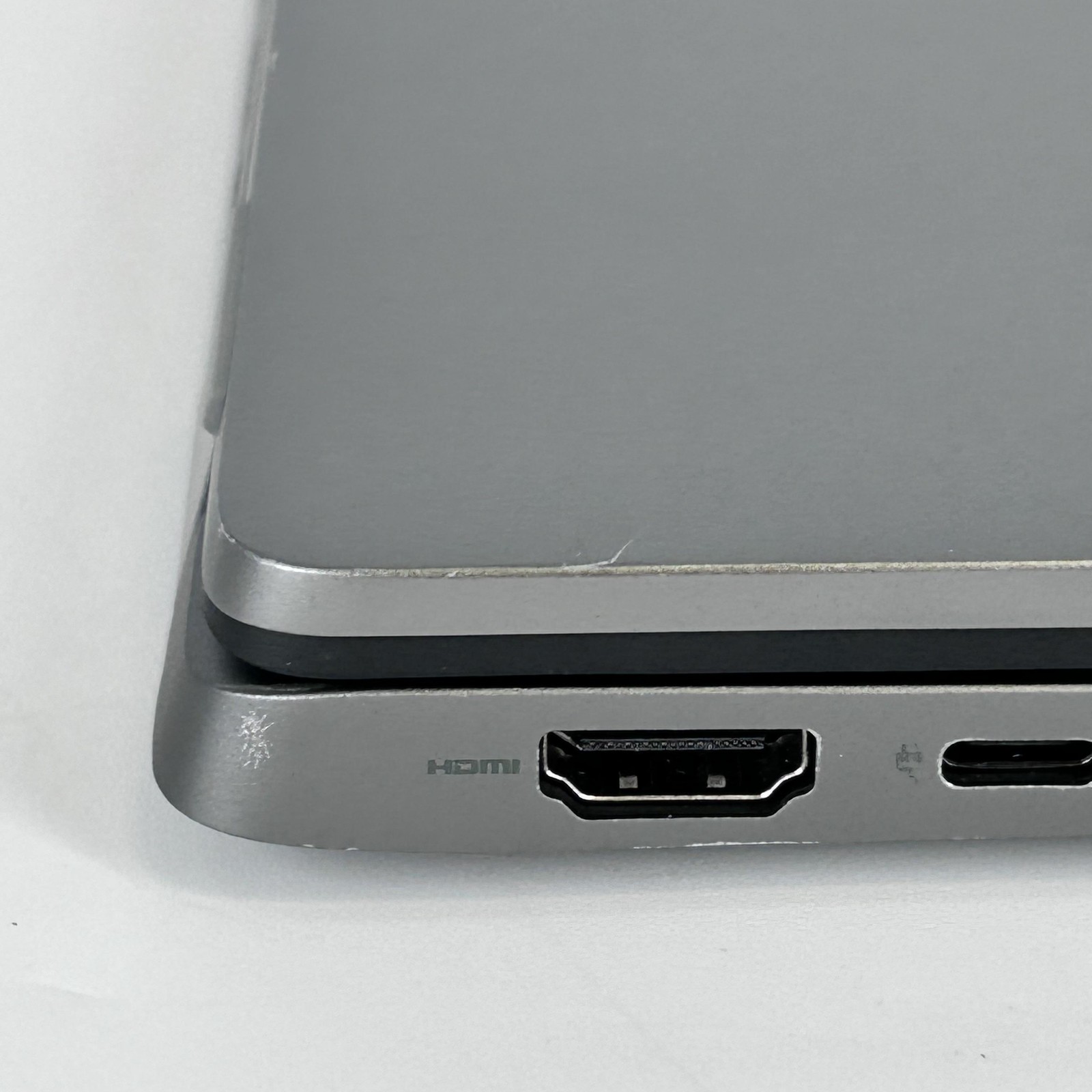 Dell Latitude 7640 16 Gray FHD+ 1.6 GHz i5-1345U 16GB 256GB SSD Good – LCD BLEED