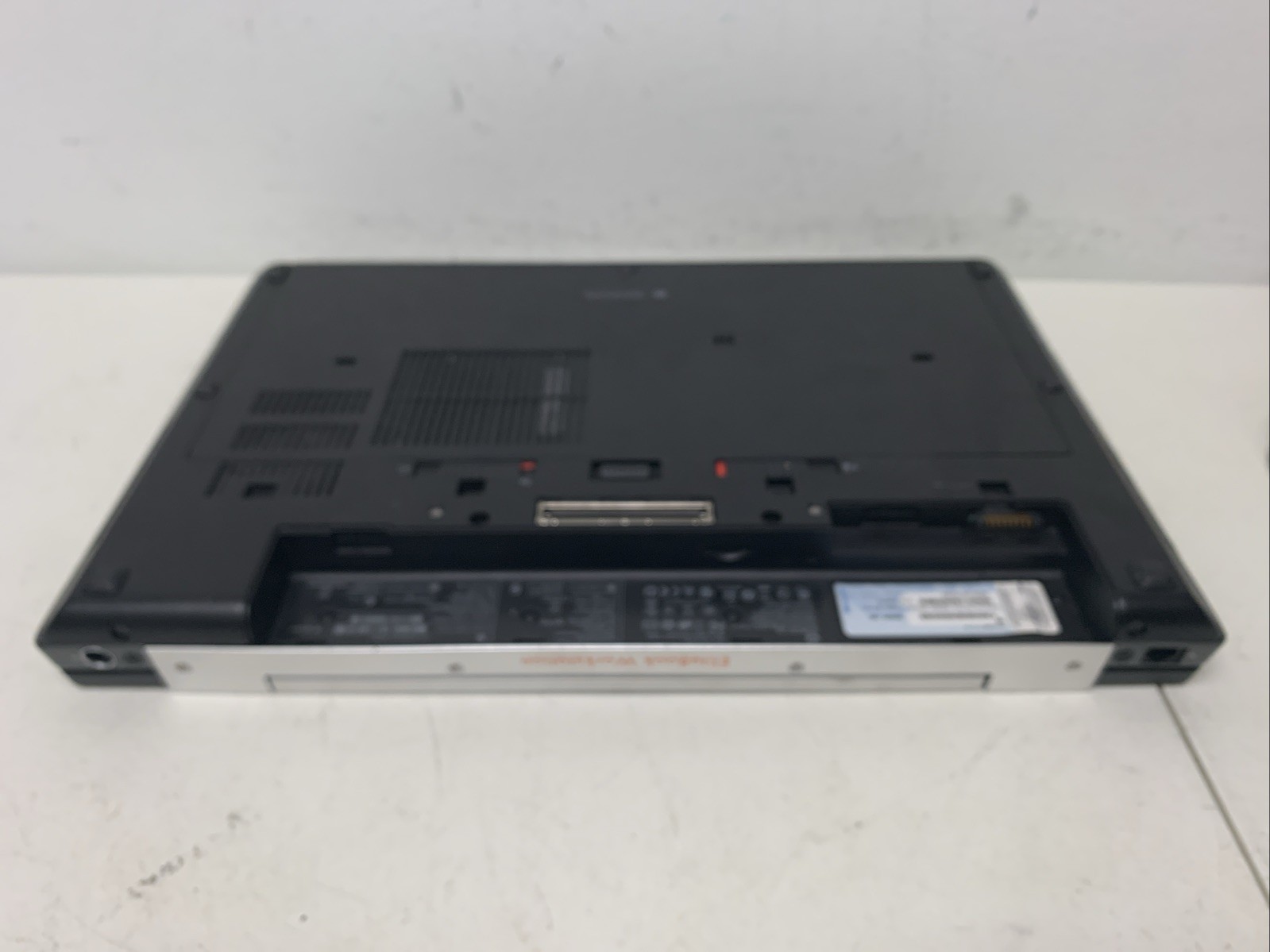 HP Elitebook 8560W i5-2540M – RAM 8GB Ram 256gb SSD Wind10 Pro Read Description