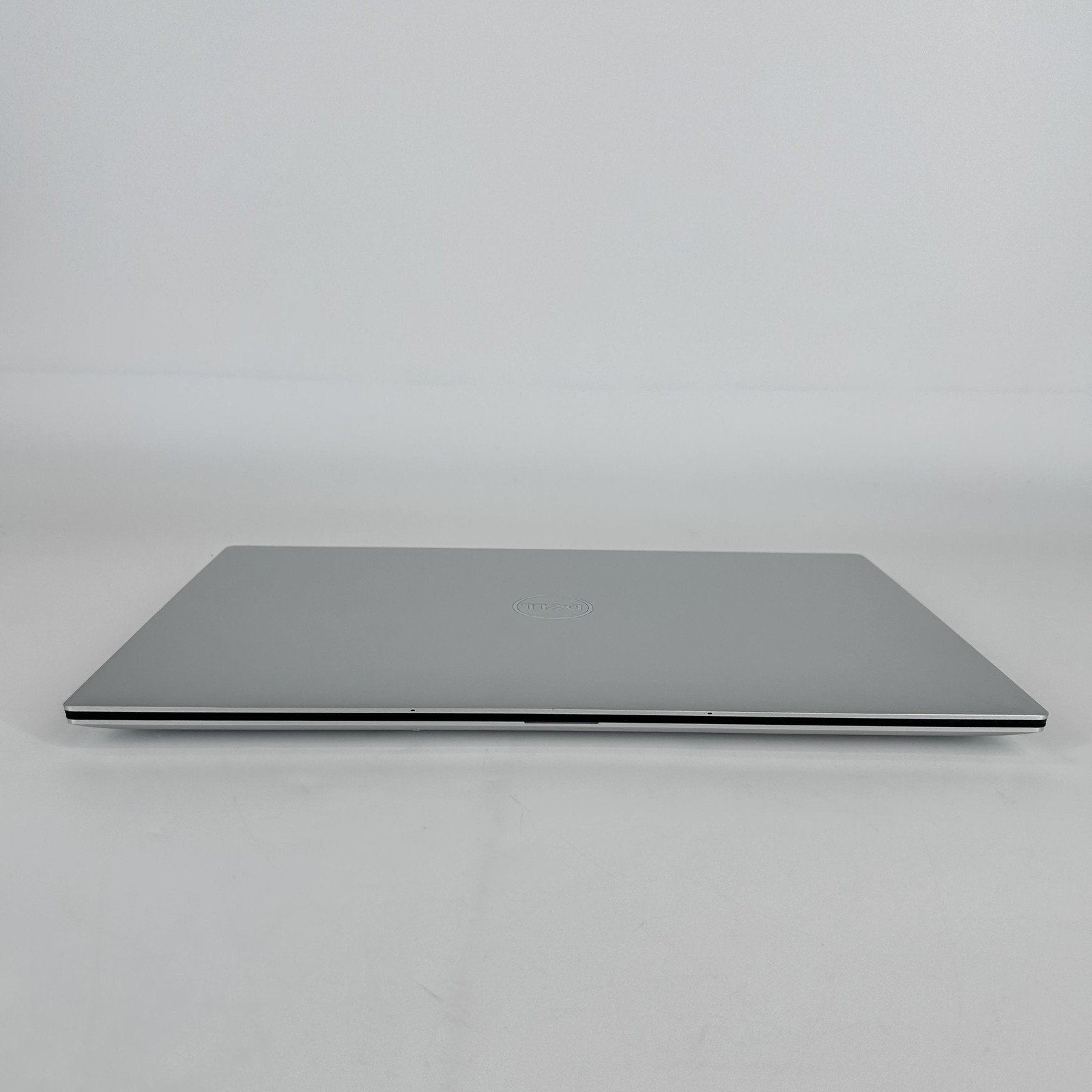 Dell XPS 15 9530 3.5K TOUCH 2.6GHz i9-13900H 32GB 2TB RTX 4070 – CHIPPED SCREEN