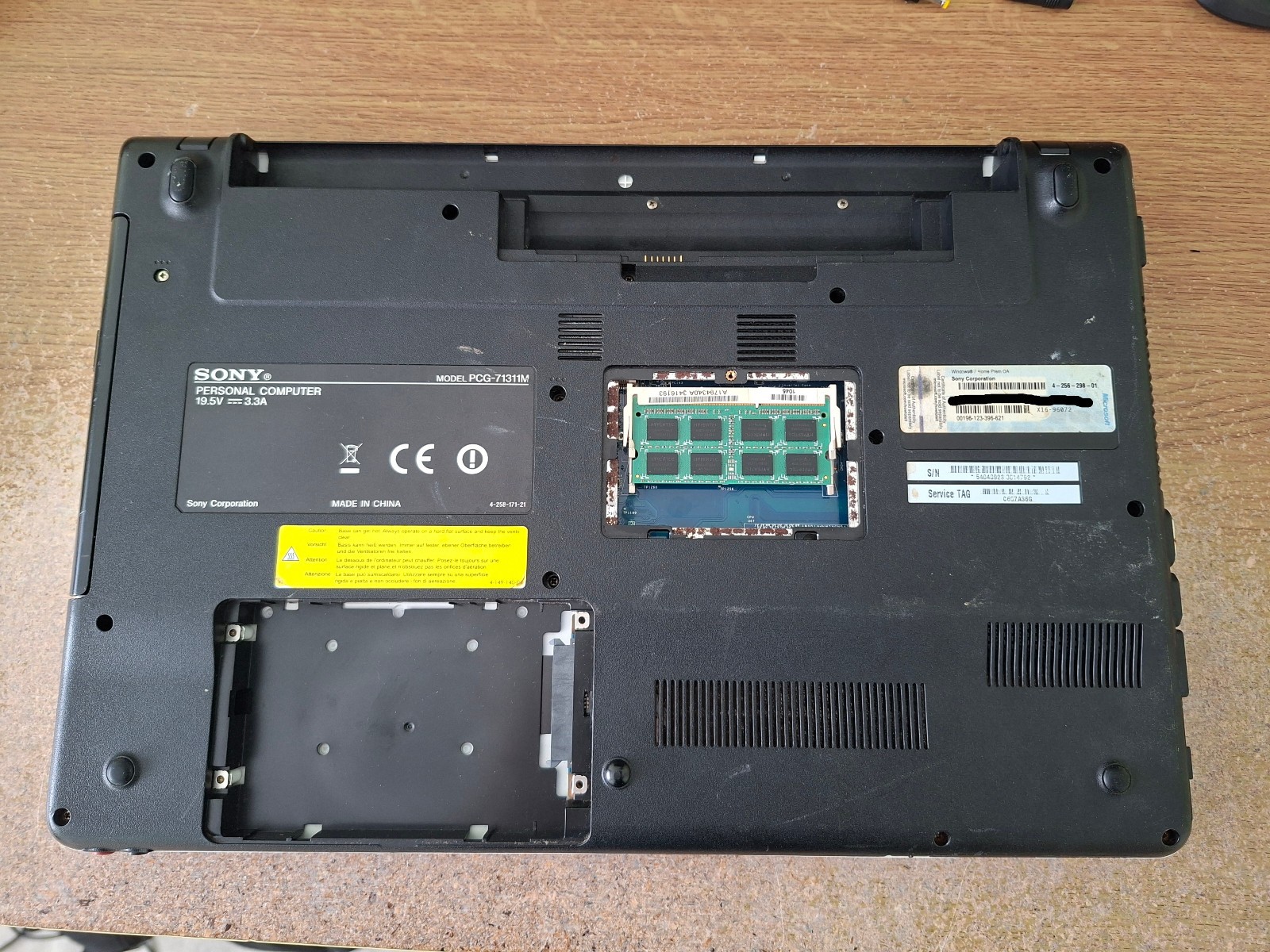 Sony Vaio VPCEB3F4EPCG-71311M & VPCEE3JOEPCG-61611M Laptops 15.6″ Mass Effect