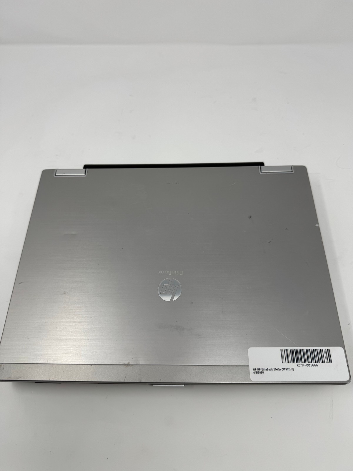 HP HP EliteBook 2540p (XT932UT) i7 L 640 6GB No HD Intel Integrated Graphics