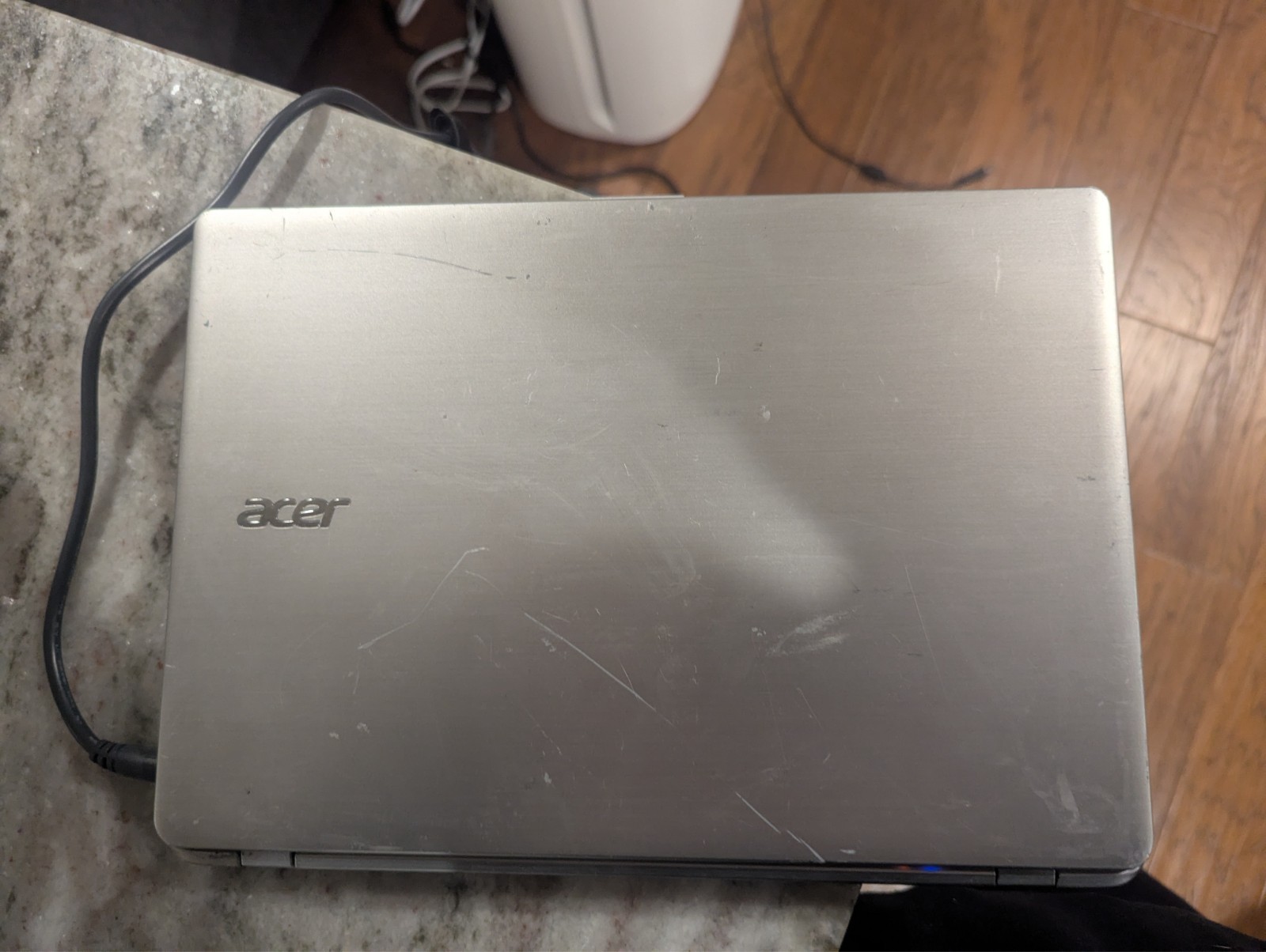 Acer Aspire V5-122P-0643 11.6in. (500GB, AMD A6, 4GB RAM, TOUCH, DEAD BATT)