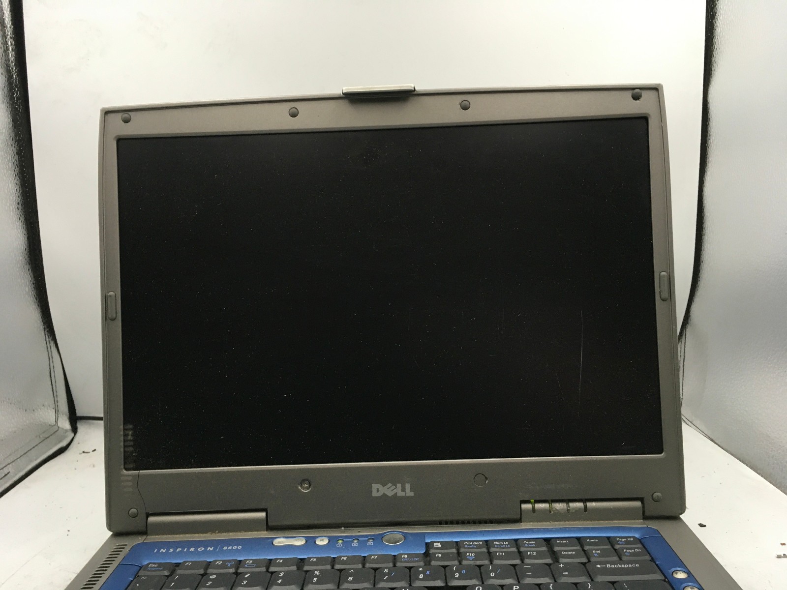 DELL INSPIRON 8600 – FOR PARTS – Intel Pentium M – 1GB RAM – READ DESCRIPTION-BB
