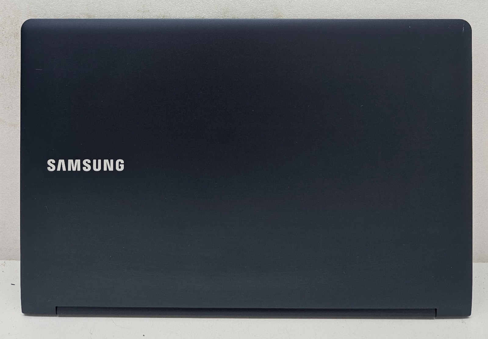 Samsung NP900X4C 15″ Laptop Intel Core i7-3517U 8GB Ram 256GB SSD NO OS (FL)