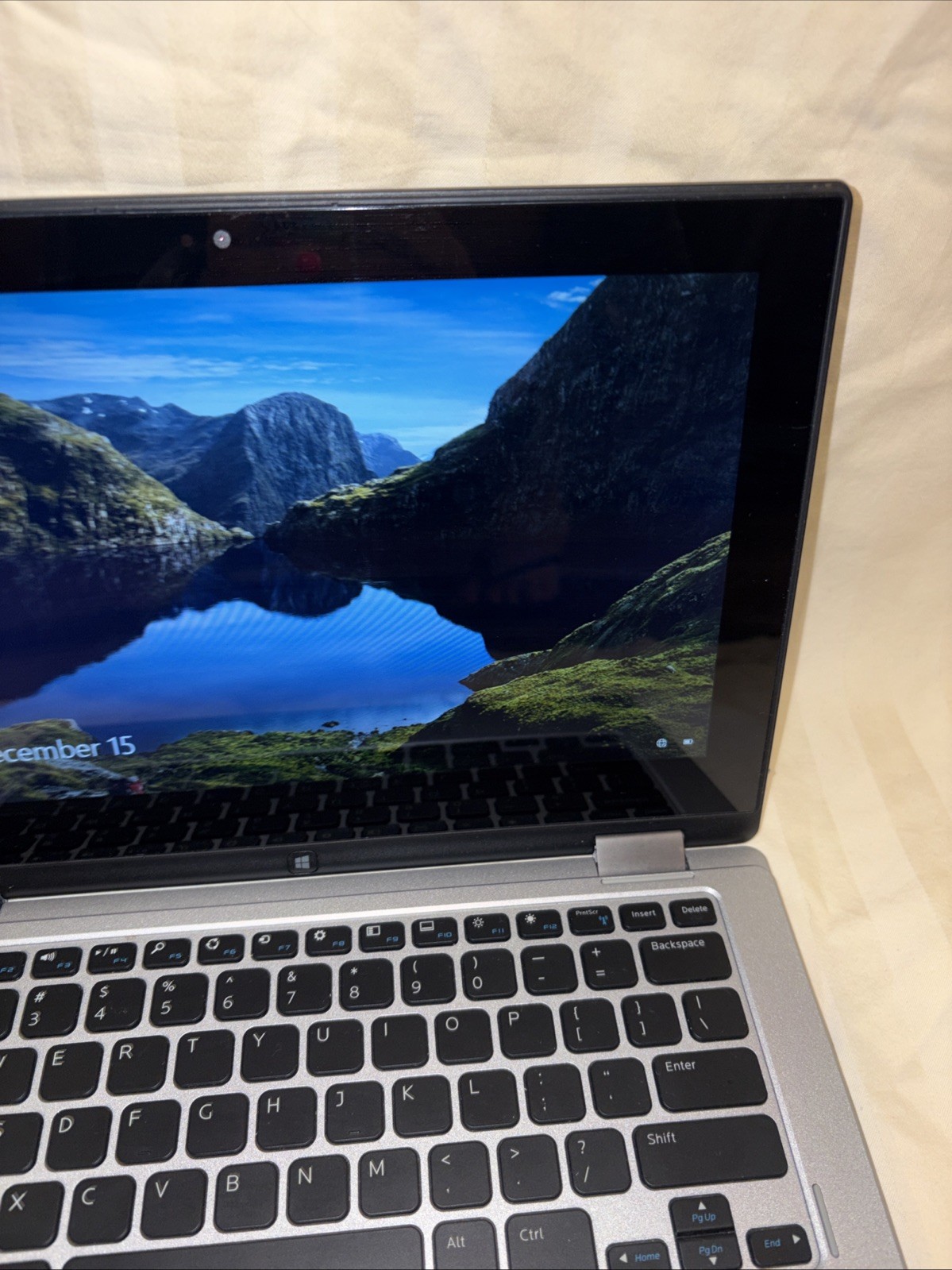 Dell Inspiron 11 3153 2-in-1 Touchscreen Laptop Intel i3 11.6″ Silver/Blue
