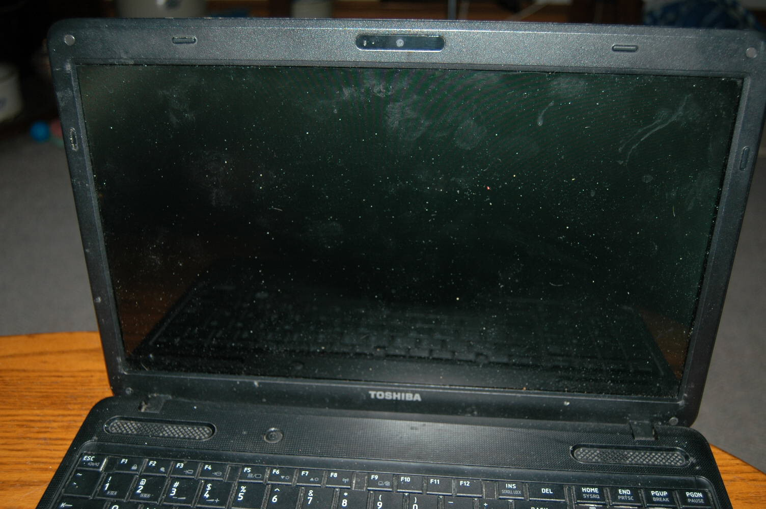 Toshiba Satellite 15.5 Inch Laptop As Parts Repair Dead Gold Recovery Scrap