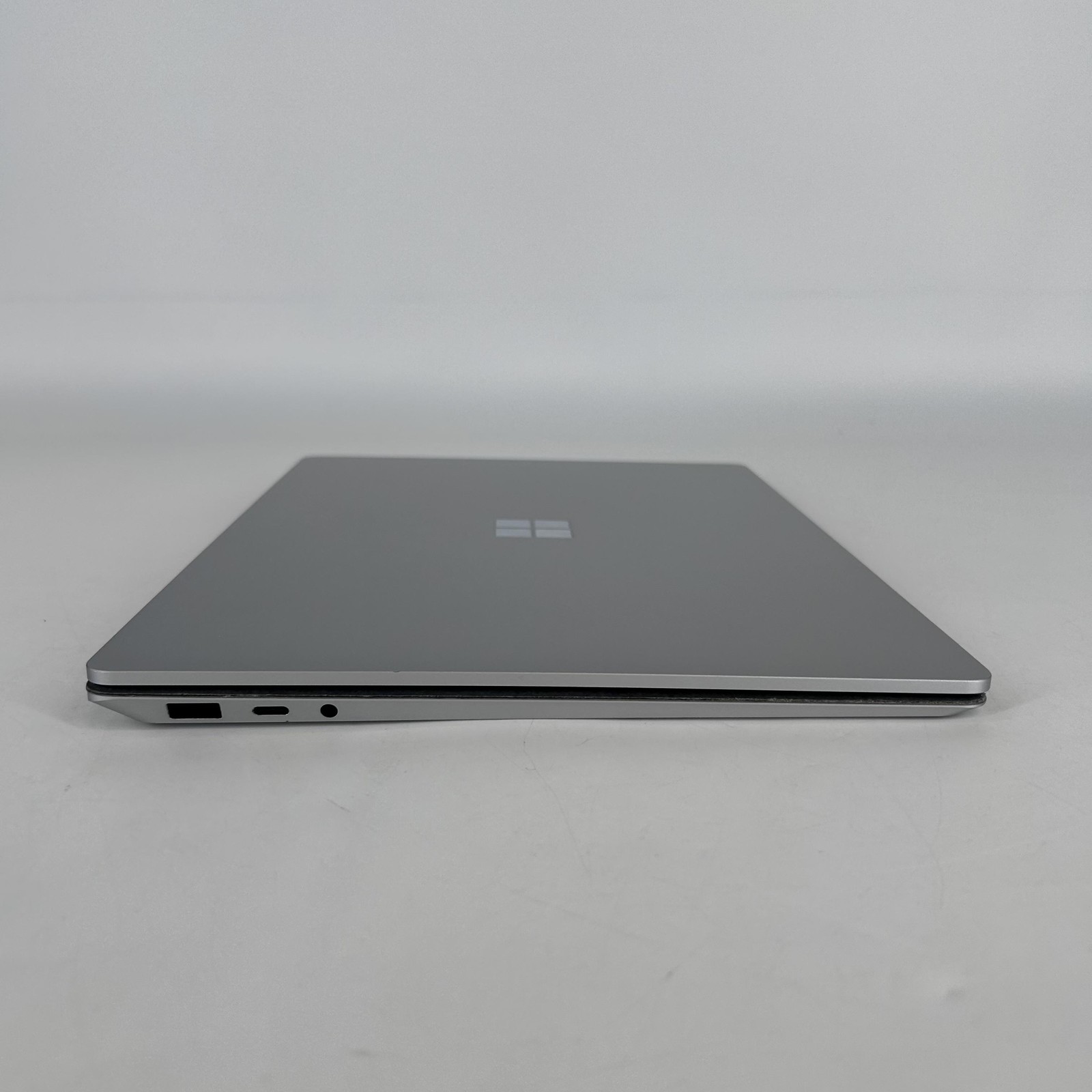 Microsoft Surface Laptop 4 13.5 NON-TOUCH 2K i5-1135G7 2.40GHz 8GB 512GB SSD