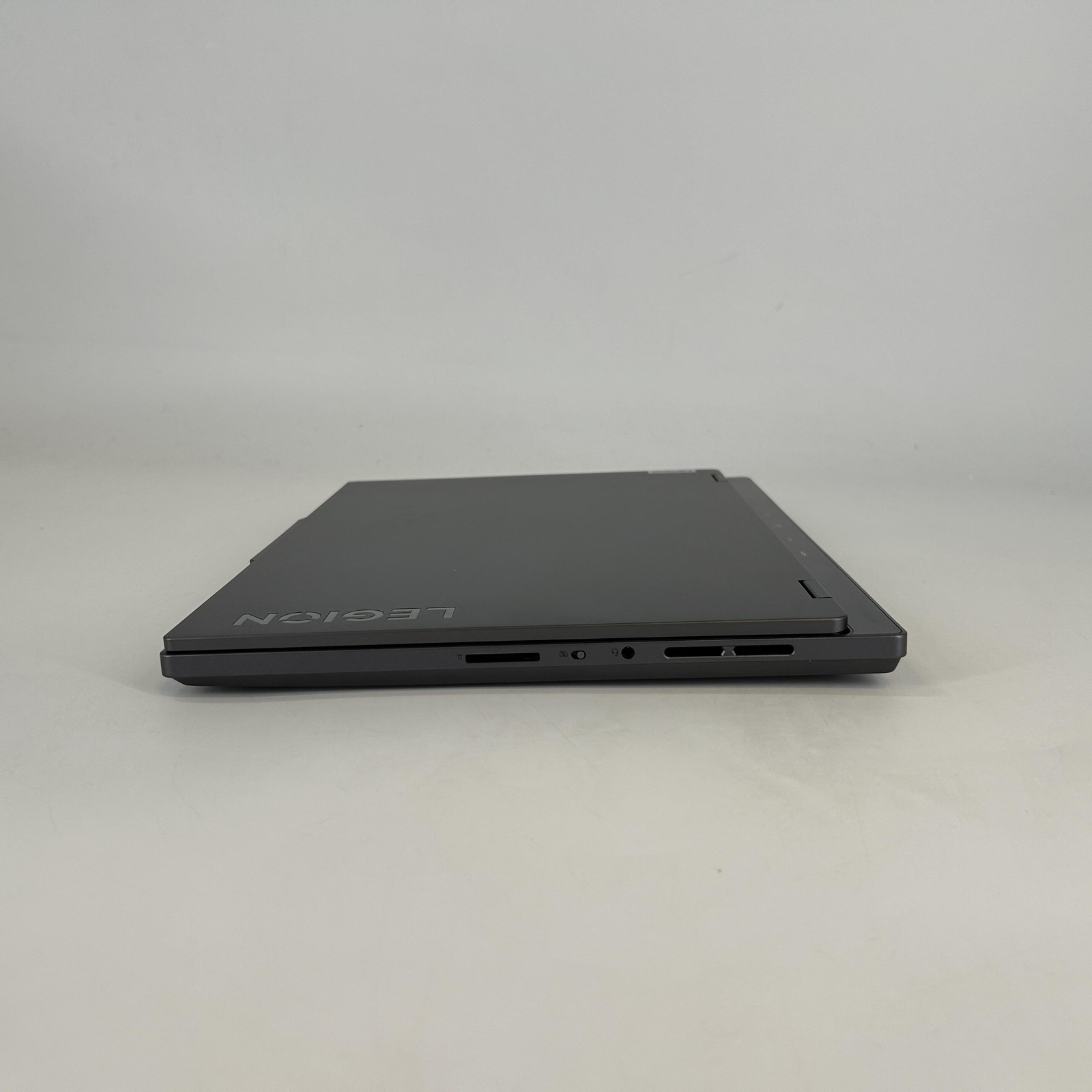Lenovo Legion Slim 5 Gen 8 14 120Hz QHD+ 3.8GHz Ryzen 7 7840HS 16GB 1TB RTX 4060