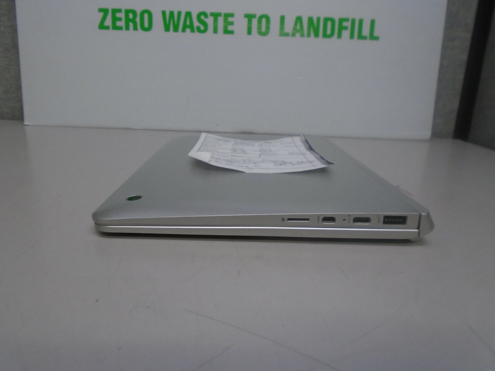 HP x2 10 10.1″ Intel Atom X5-Z8350 1.44GHz 4GB/64GB eMMC Linux Laptop ‘NO AC’