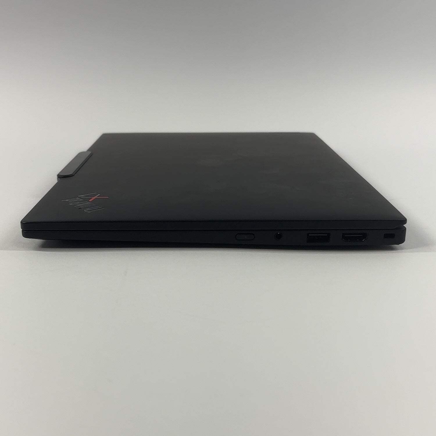 Lenovo ThinkPad X1 Carbon Gen 12 14″ Core Ultra 7 155U 1.7GHz 32GB RAM 1TB SSD