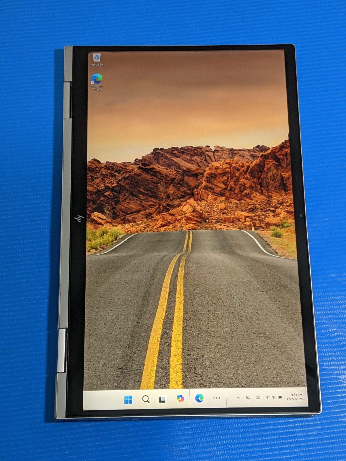 HP Envy x360 2n1 15-ew0013dx 15.6″ FHD TOUCH i5-1235U 1.3GHz 8GB 256GB W11H +PA