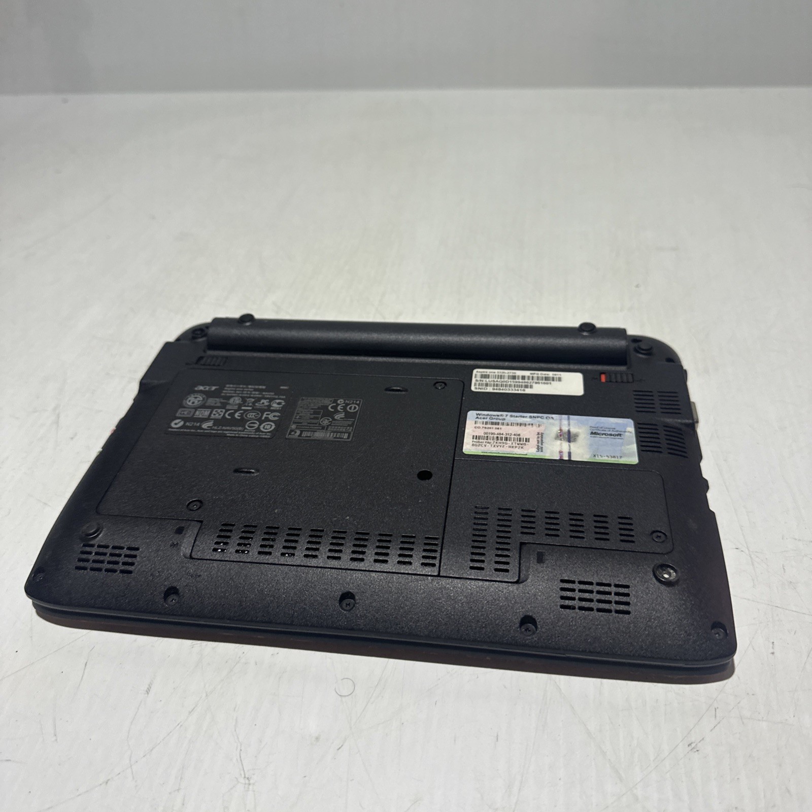 Acer Aspire One 10.1″ Laptop Intel Atom N450 1gb Ram No Drives Boots Bios
