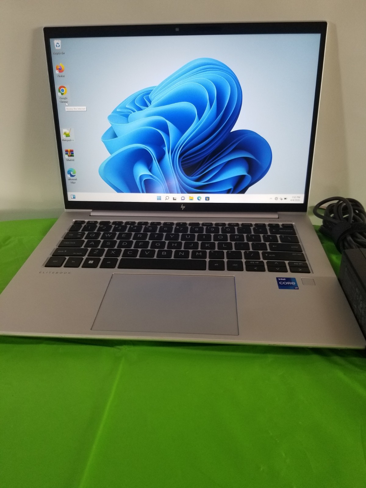HP EliteBook 840 14 inch G9 Notebook PC intel core i7-1260p,WIN 11 PRO, 16GB,512