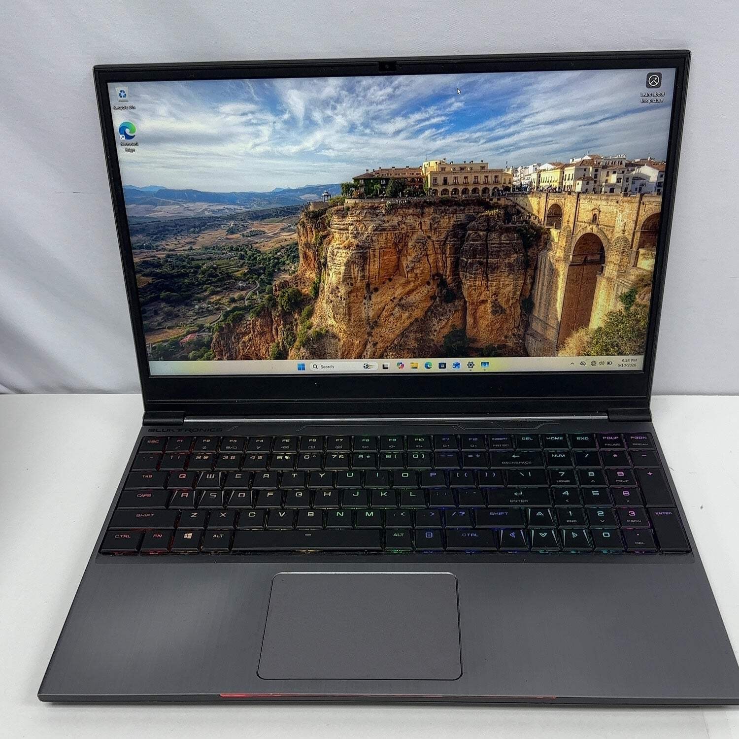 Eluktronics Mech-15 G2 15.6″ i7-8750H 2.2GHz 16GB RAM 500GB SSD GeForce GTX 1060