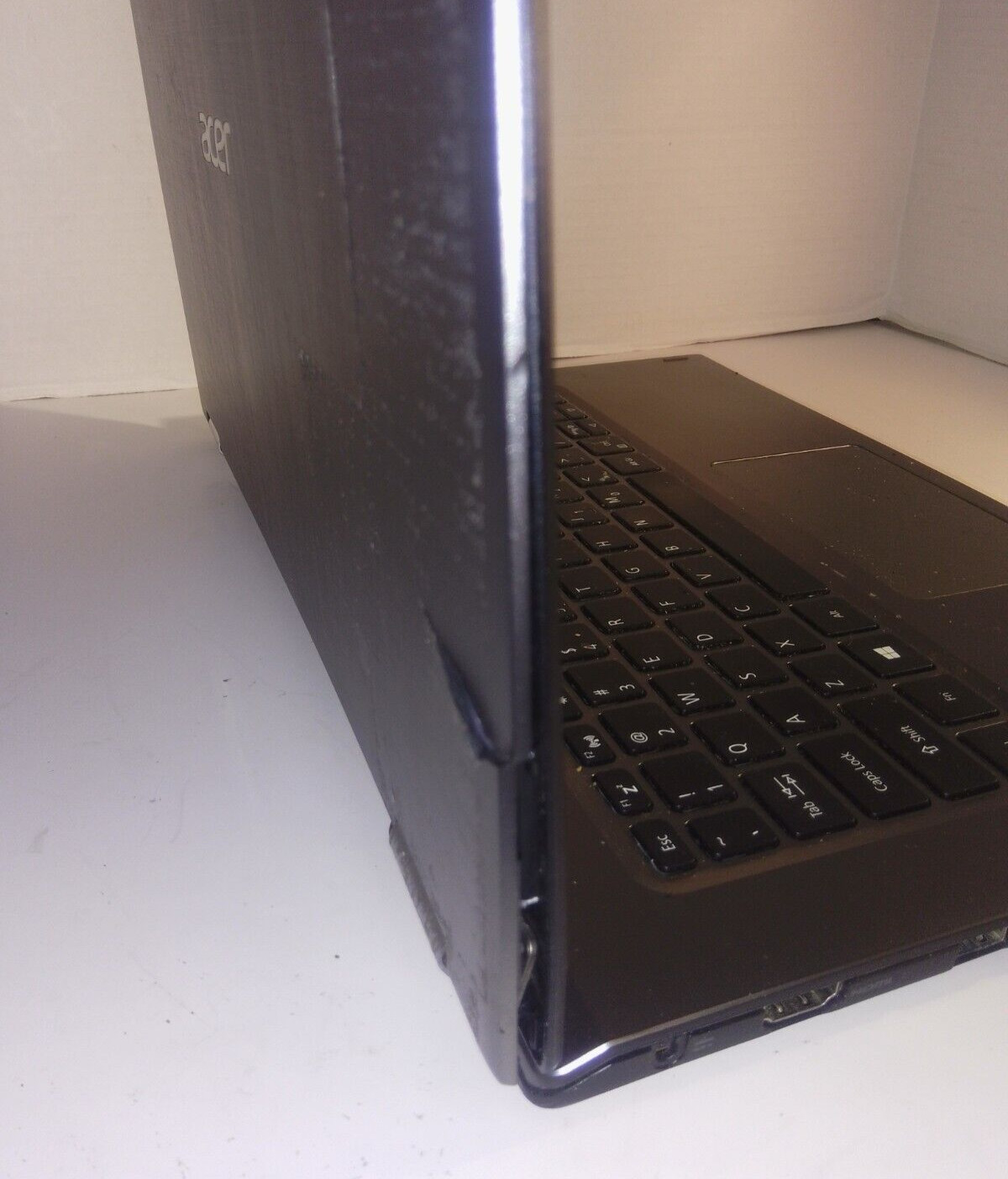 Acer Aspire Spin 3 series 15.6” Core i3-8145U @ 2.1GHz 4GB RAM no HDD