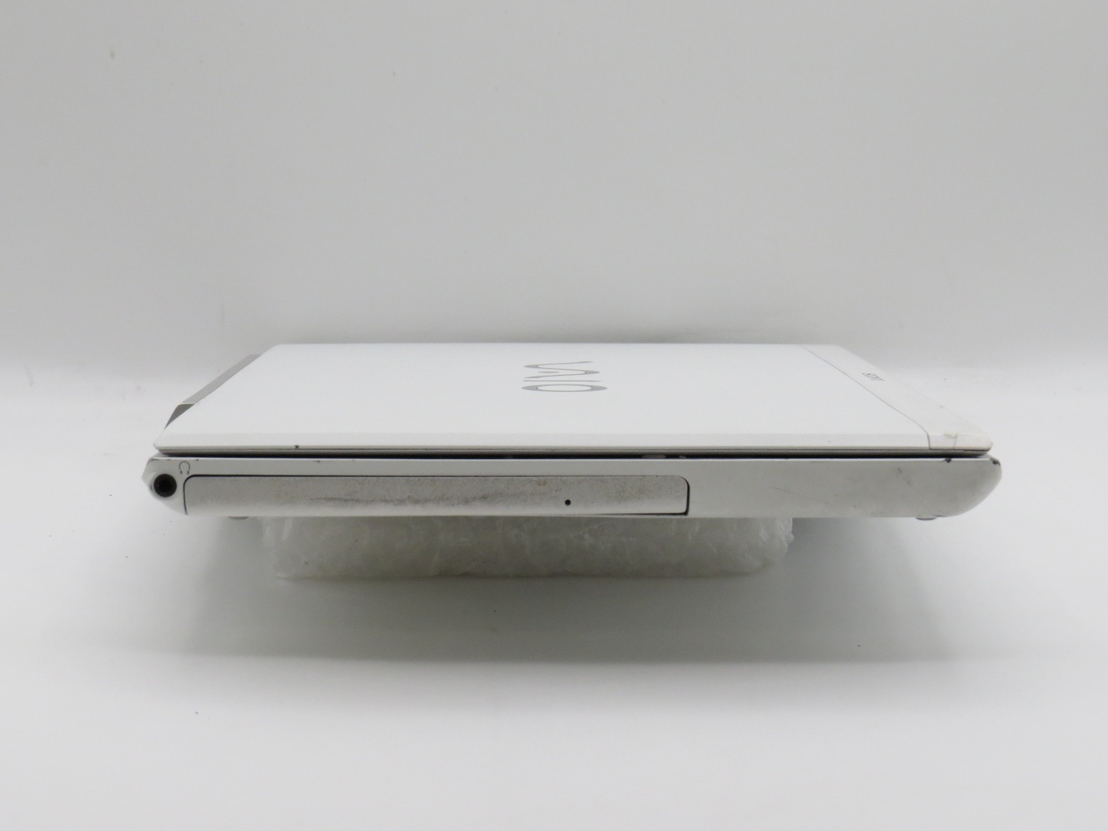 Sony Vaio i5-2410m @ 2.3GHz 4GB DDR3 256GB SSD 13.3″ No OS/AC/Battery