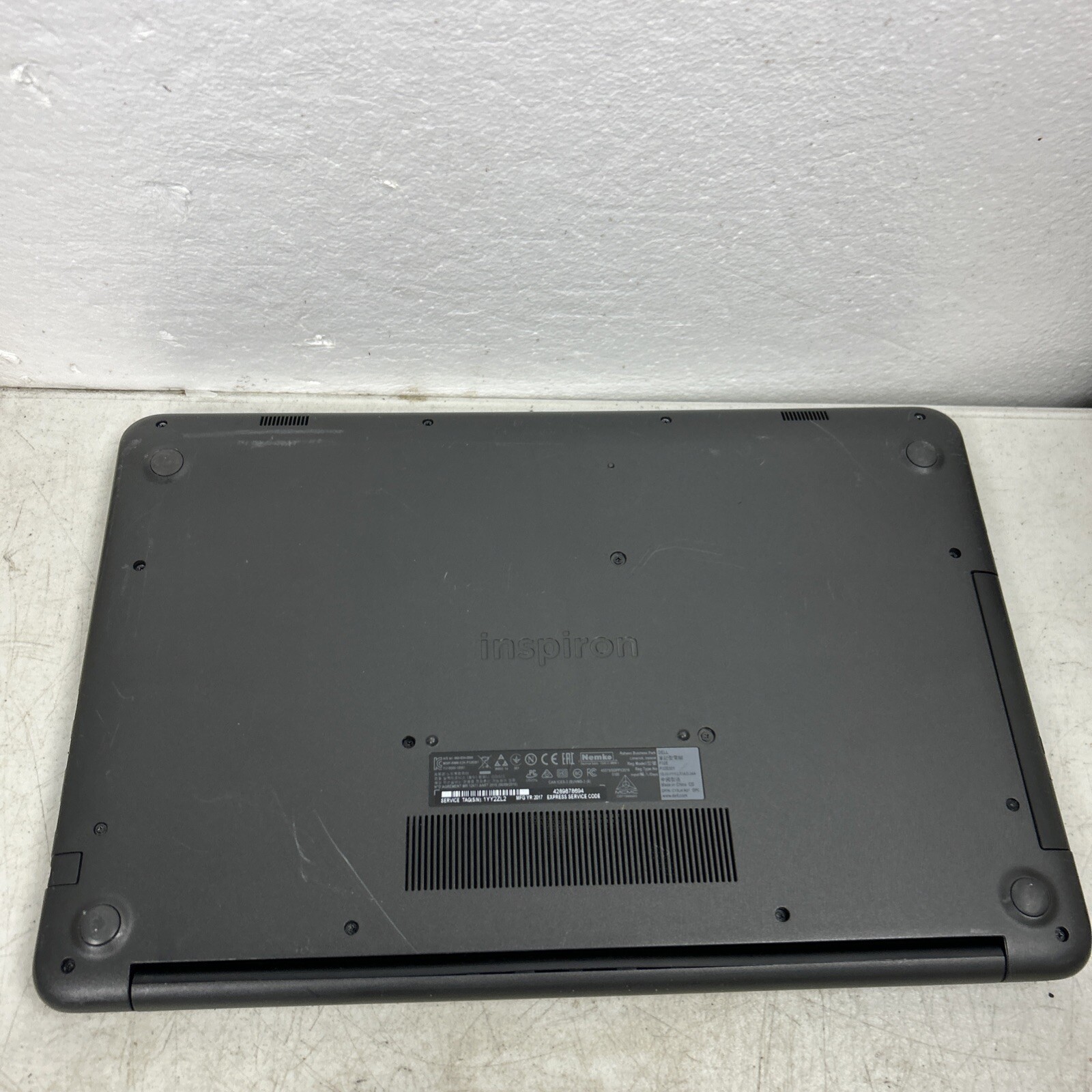 Dell Inspiron 5000 Series 5765 17.3″ Laptop AMD Radeon R5 2.4GHz 8GB RAM 1TB HDD