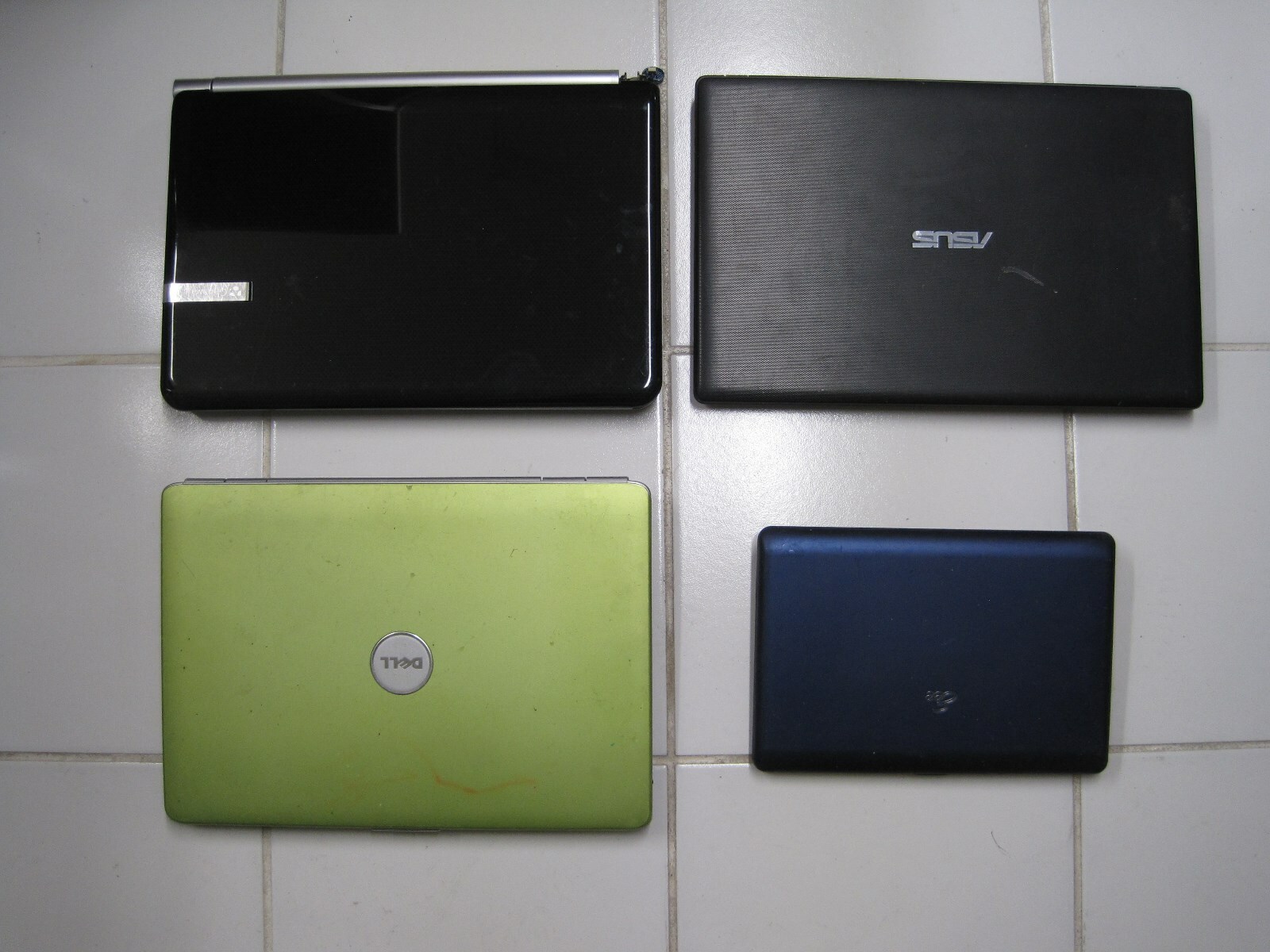 Lot of 4 Laptop – Gateway NV MS2273 Asus X551M Eee PC 1005HAB Dell Inspiron 1525