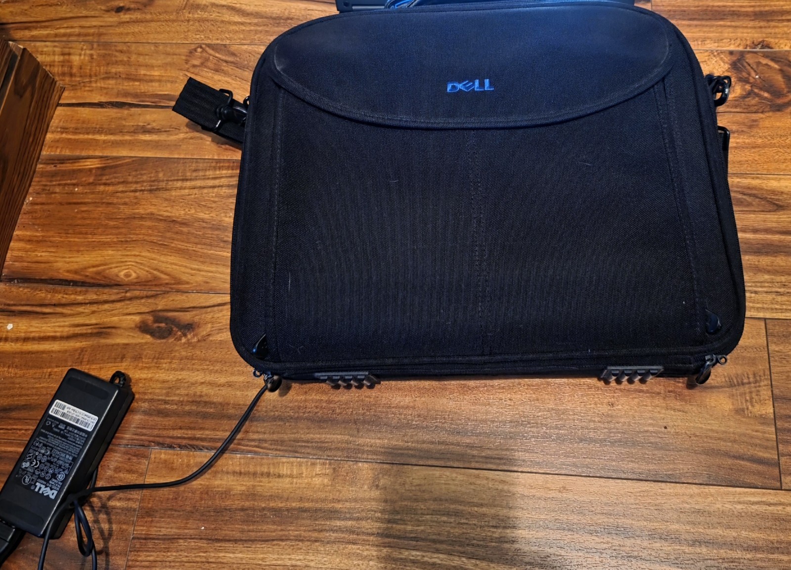 VTG Dell Latitude C600 Laptop w/ Charger ~ XP ~ Intel Pentium III 850 MHz 128 MB
