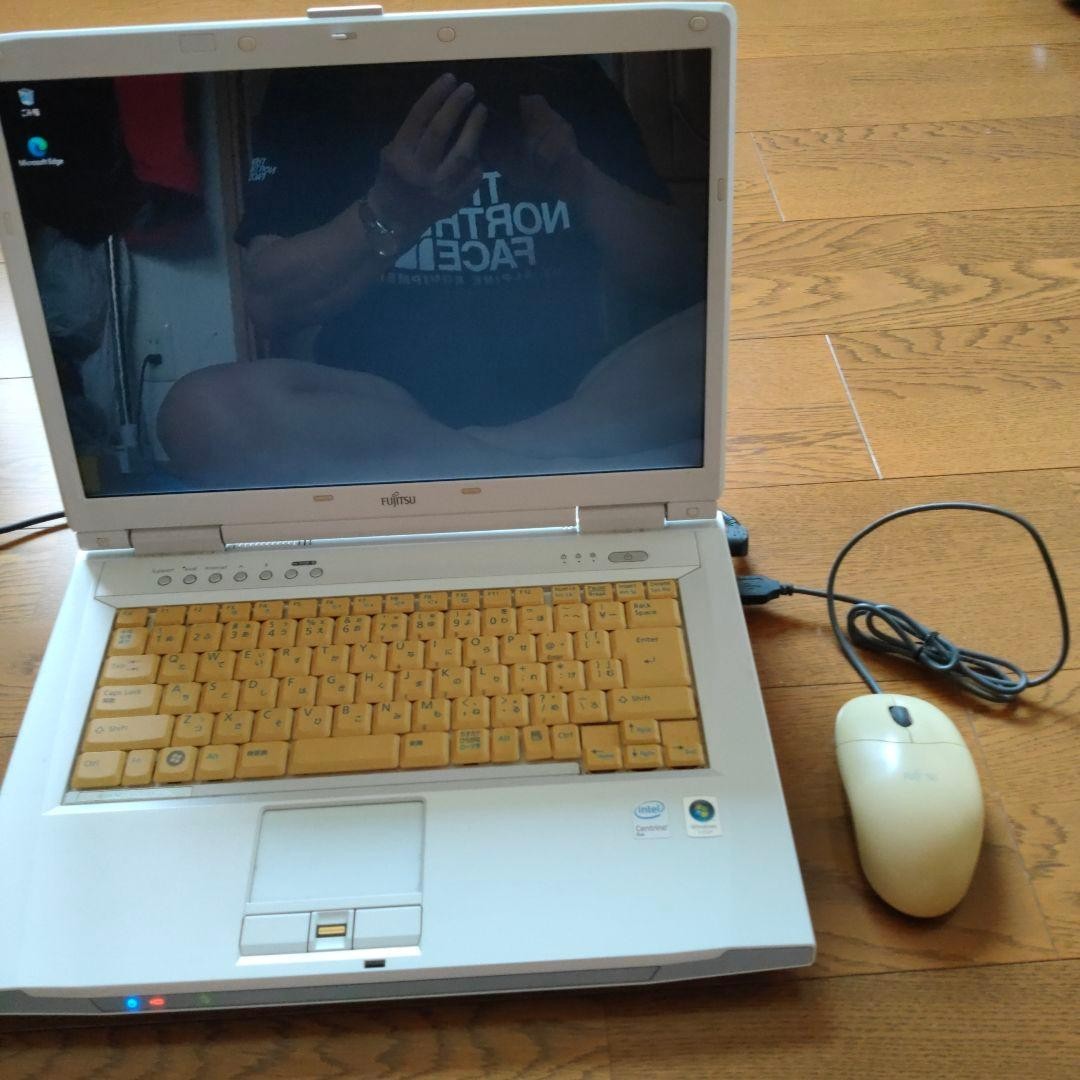 Fujitsu FMV-BIBLO NF70Y Laptop Windows 10 Pro 32-bit Japanese Keyboard w/ Mouse
