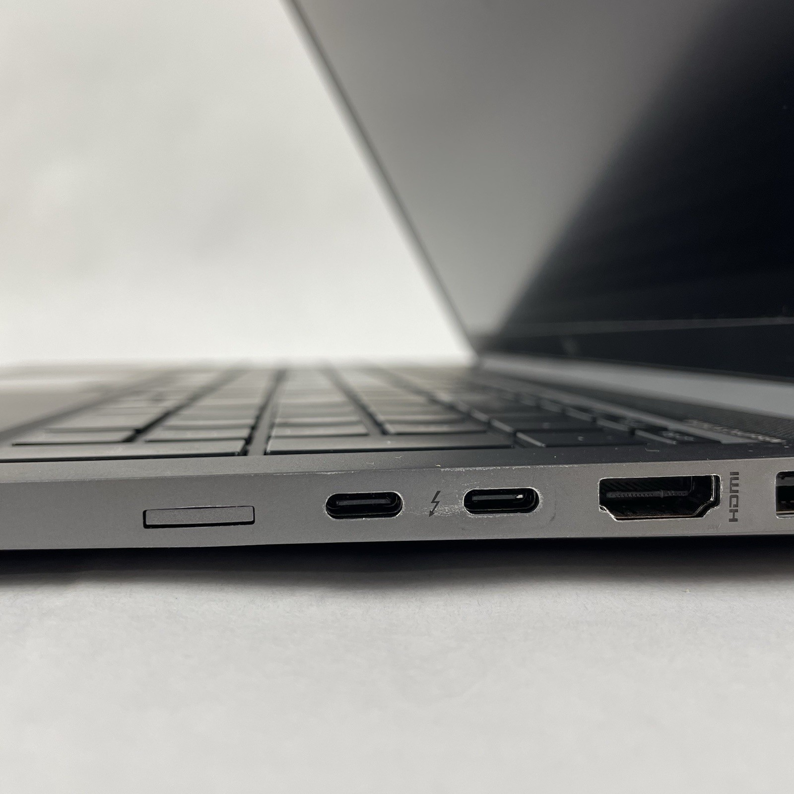 HP ZBook Firefly 15 G7 15.6″ i7-10610U 1.80 GHz 8 GB RAM No SSD/OS/AC