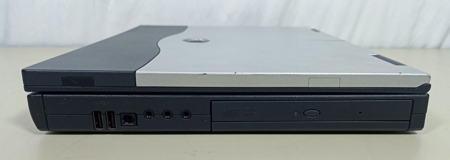 Vintage Gateway Solo 9500 Laptop Pentium III 745MHz 128MB RAM 20GB HDD WinXP