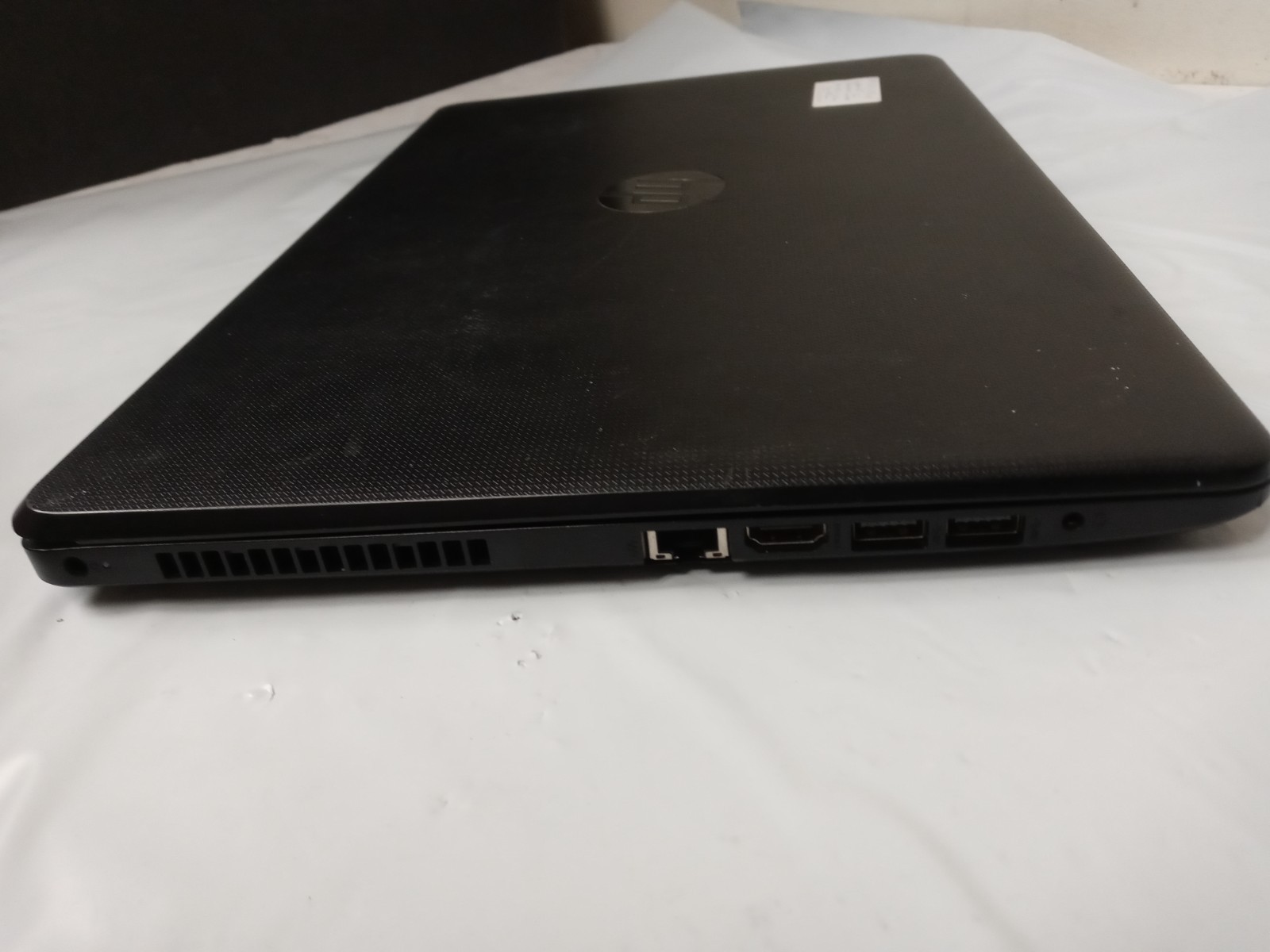 HP 15-BW017cl AMD A12-9720P 2.70GHZ Radeon R7, 12 | 12GB RAM | 256GB SSD| NO OS