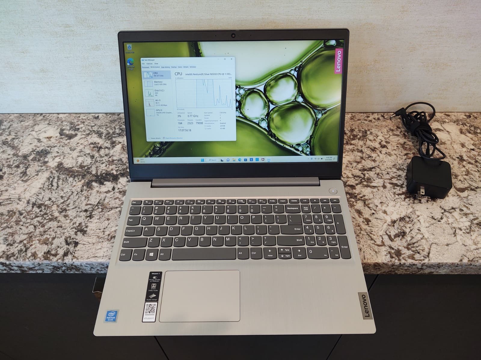 Great laptop for school, work or retro gaming Lenovo IdeaPad 3 15.6″