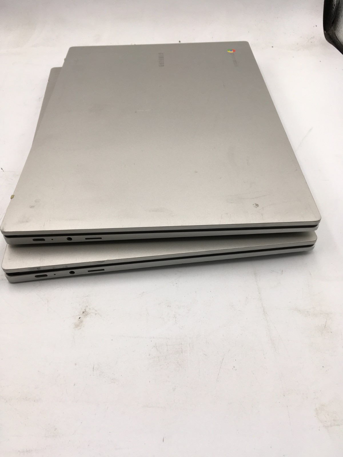 LOT OF 2 SAMSUNG Galaxy Go XE340XDA-KA2US 14″ Chromebook 4GB/64GB FOR PARTS RS