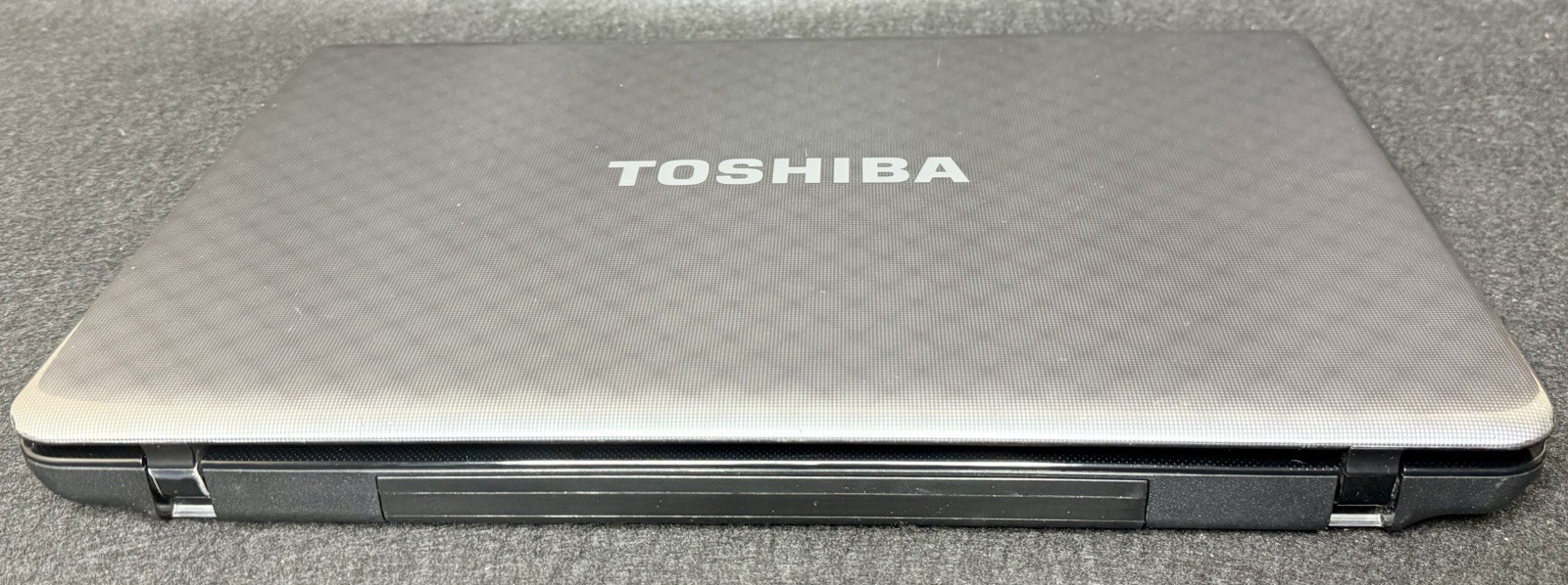 Toshiba Satellite L775 L775D-S7335 17.3″ HD LED AMD A4 For Parts No HDD
