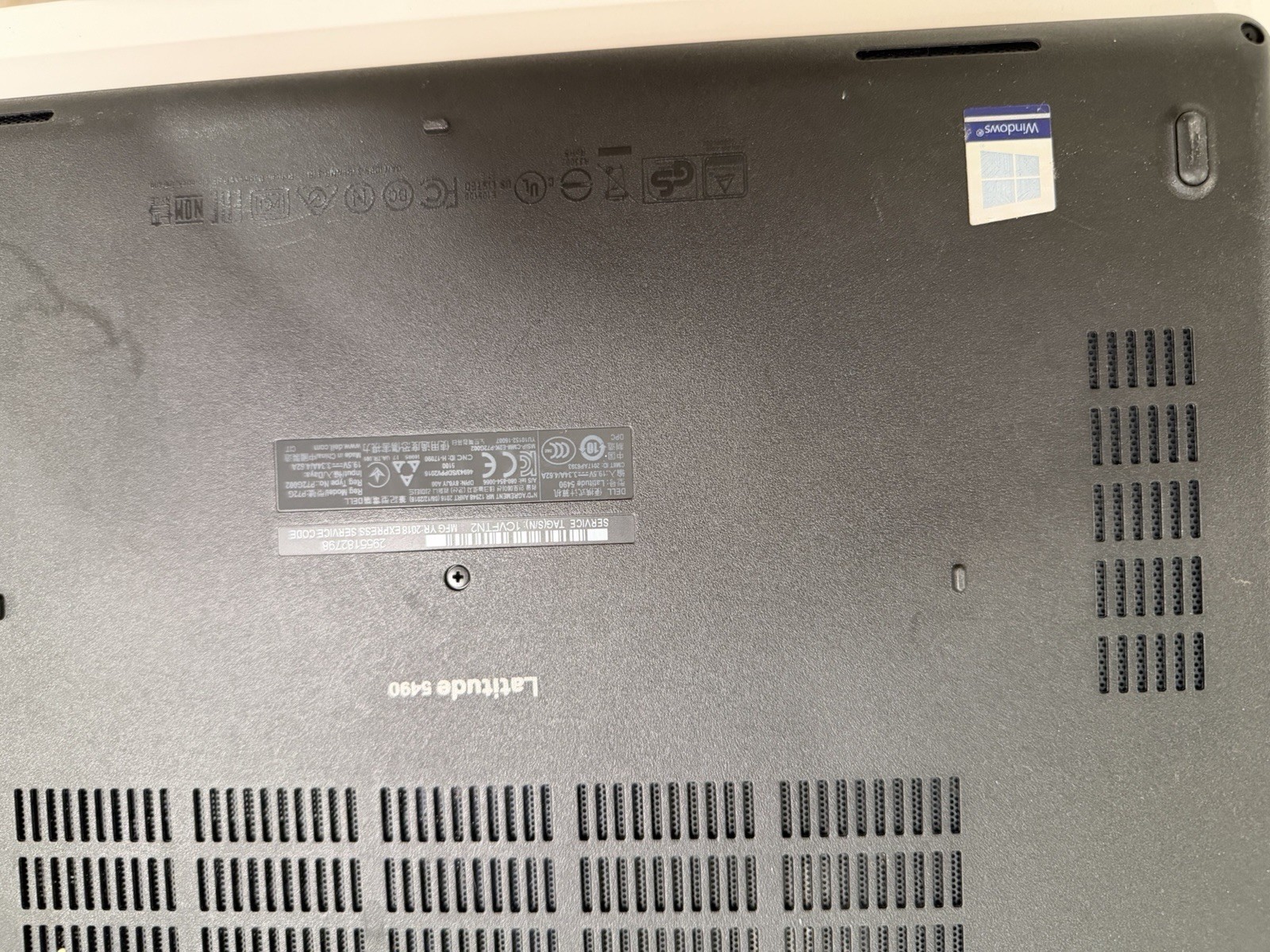 Dell Latitude 5490 14in FHD i5 8th Gen 8GB 256GB SSD Win 10 Pro Black