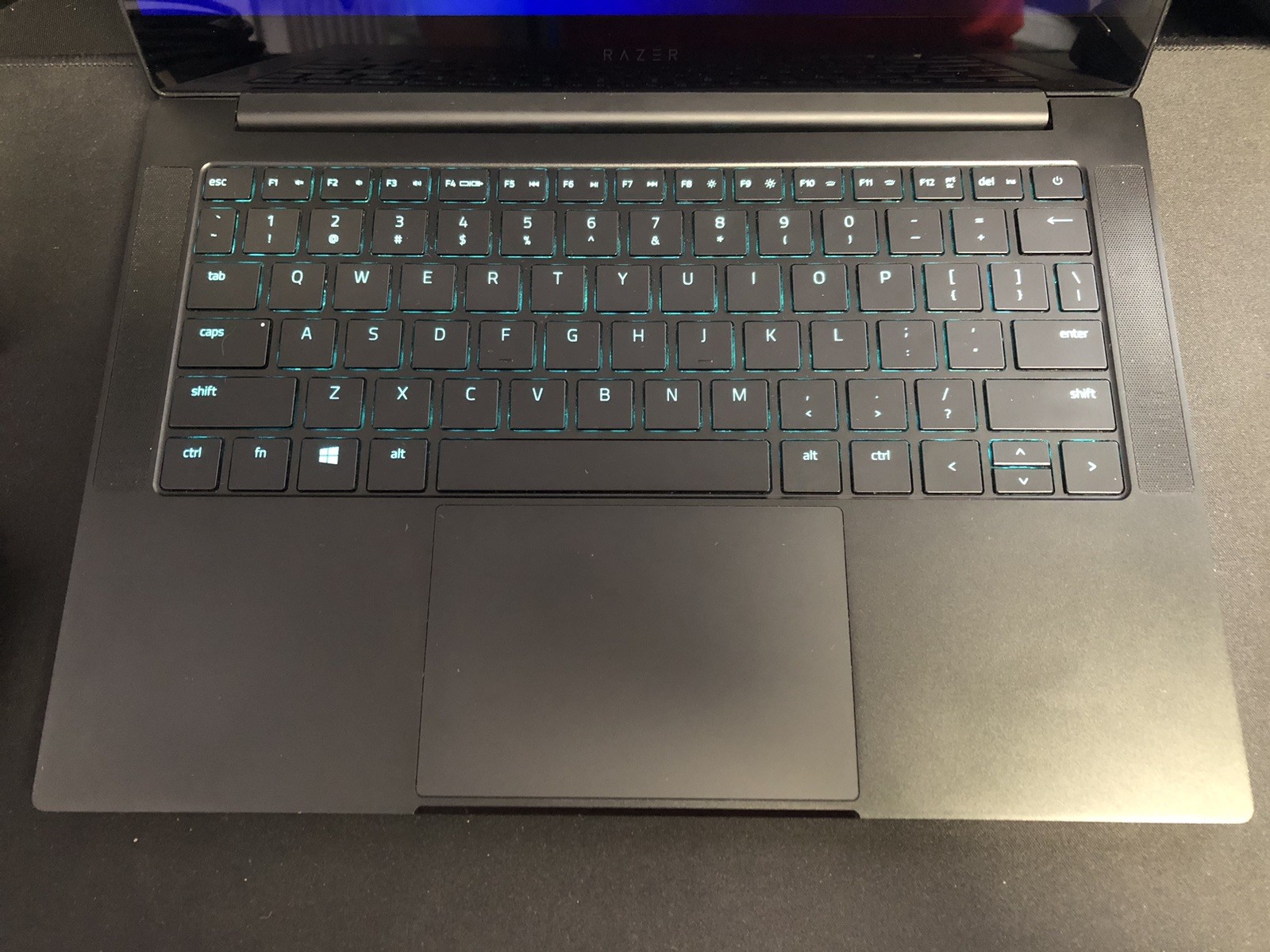 Razer Blade Stealth 13 i7-1165G7 16GB RAM 1TB SSD GTX 1650 Ti FHD OLED TOUCH