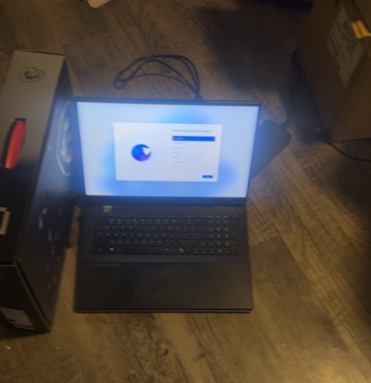MSI TITAN 18 HX 5090 6TB w/2 chargers and a extra storage drive w/gaming mouse