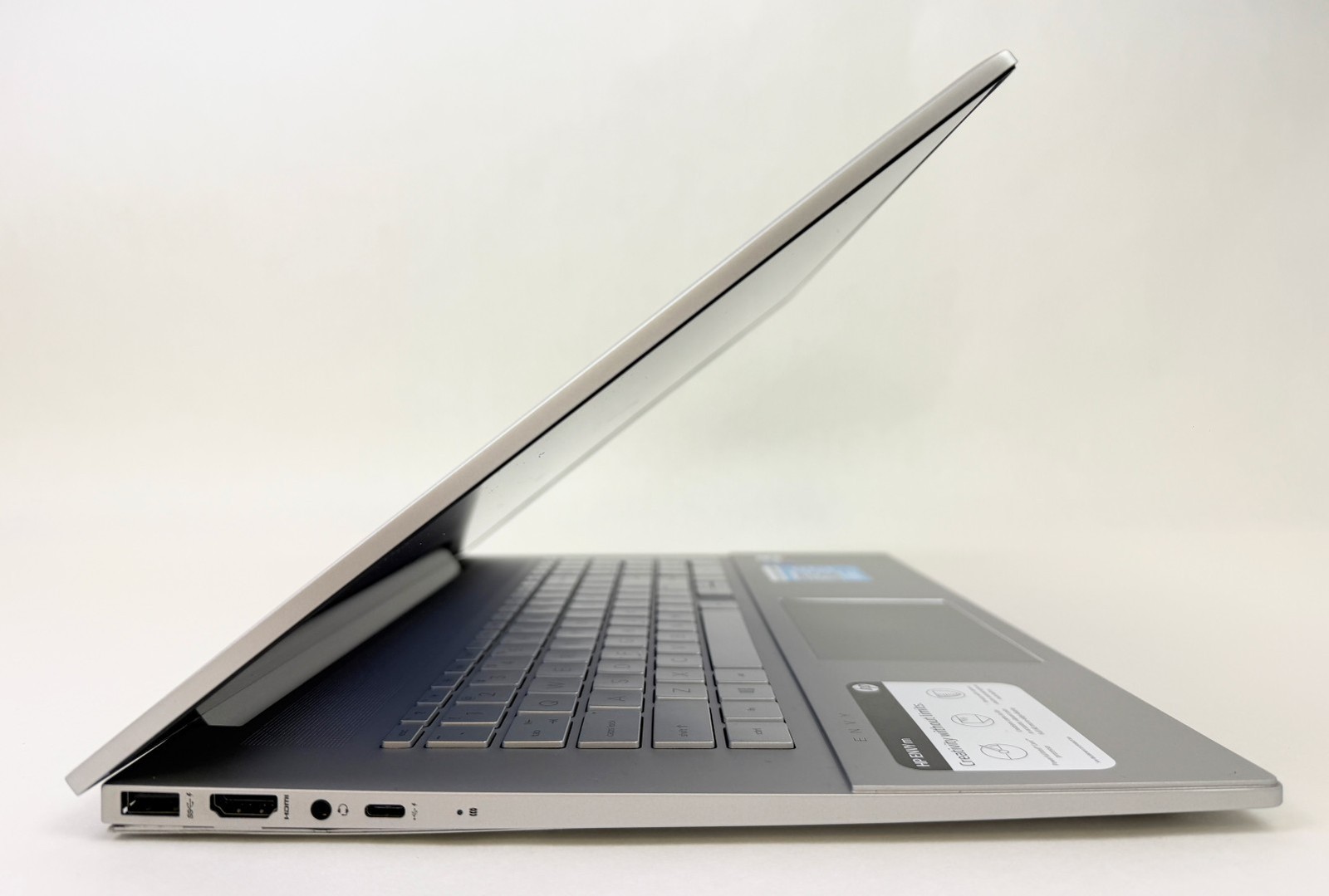 HP Envy 17m-cg1013dx 17.3″ FHD i7-1176G7 12GB 512GB SSD W11H – Read Issue