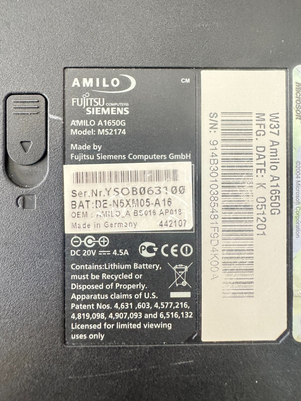 Fujitsu Siemens Amilo A1650G Model: M52174 Vintage Laptop + Power Supply