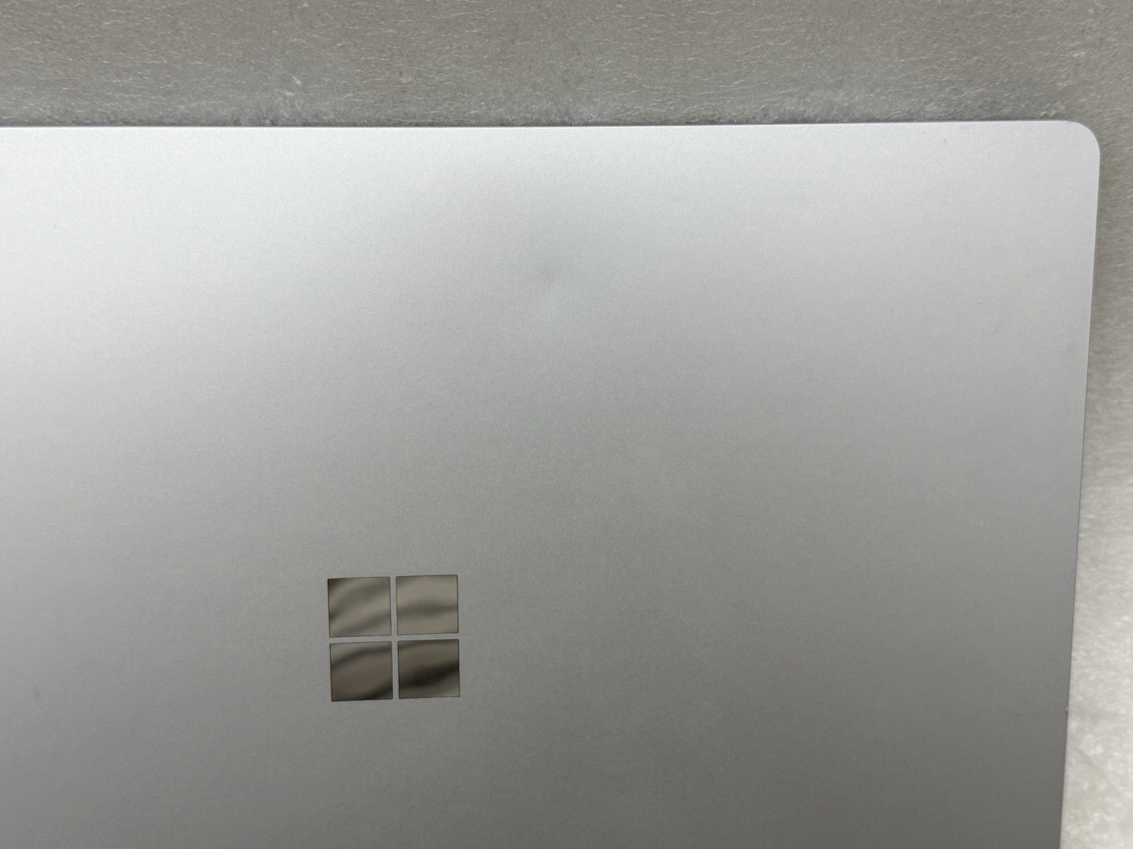 Lot 32x Microsoft Surface Laptop 3 4 Go 1943 1958 1951 Pro 7 1960