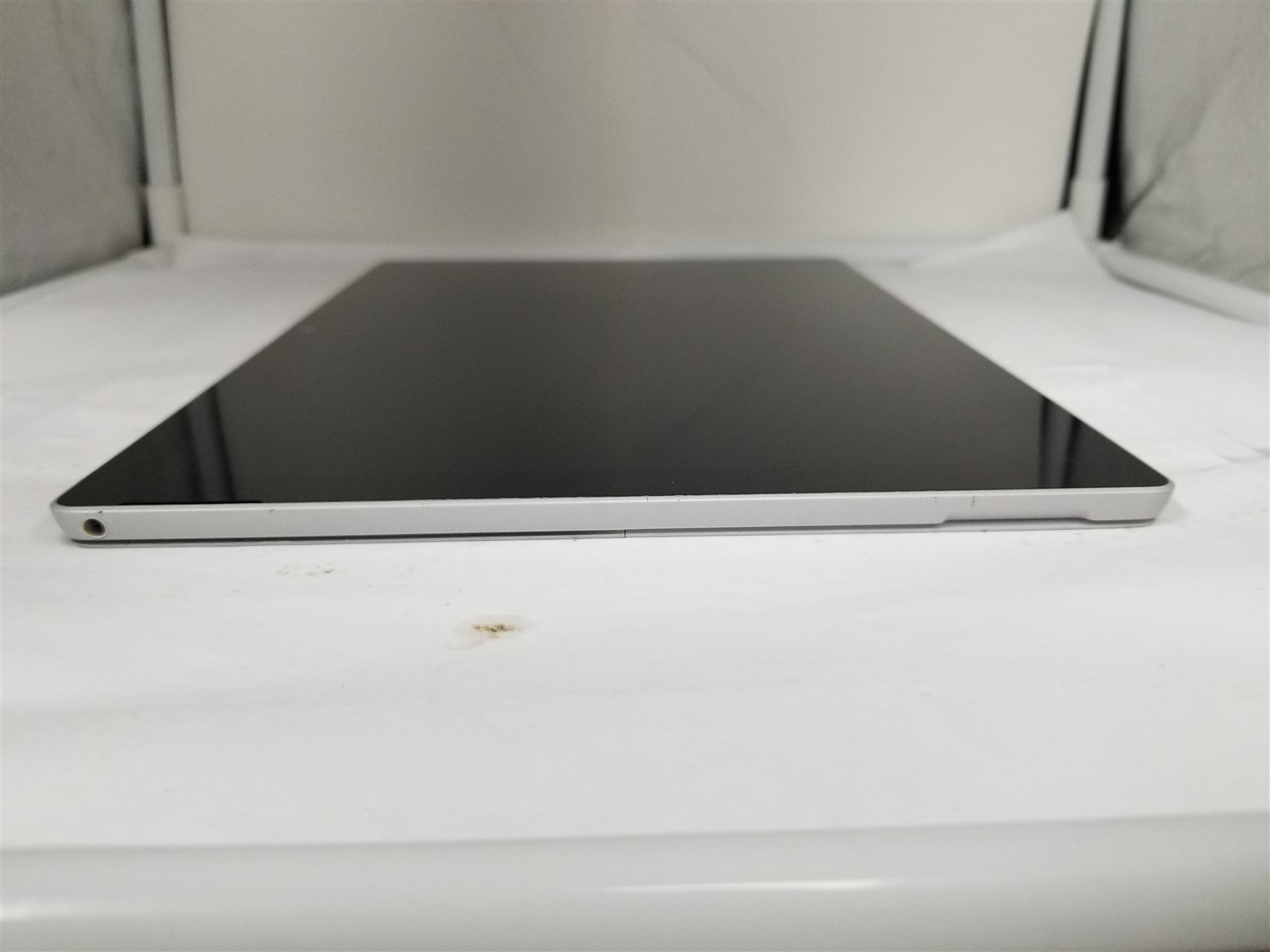 Microsoft Surface Pro 5th Gen Core i5 12.3″ 8GB/128GB Silver Reduced VW6242